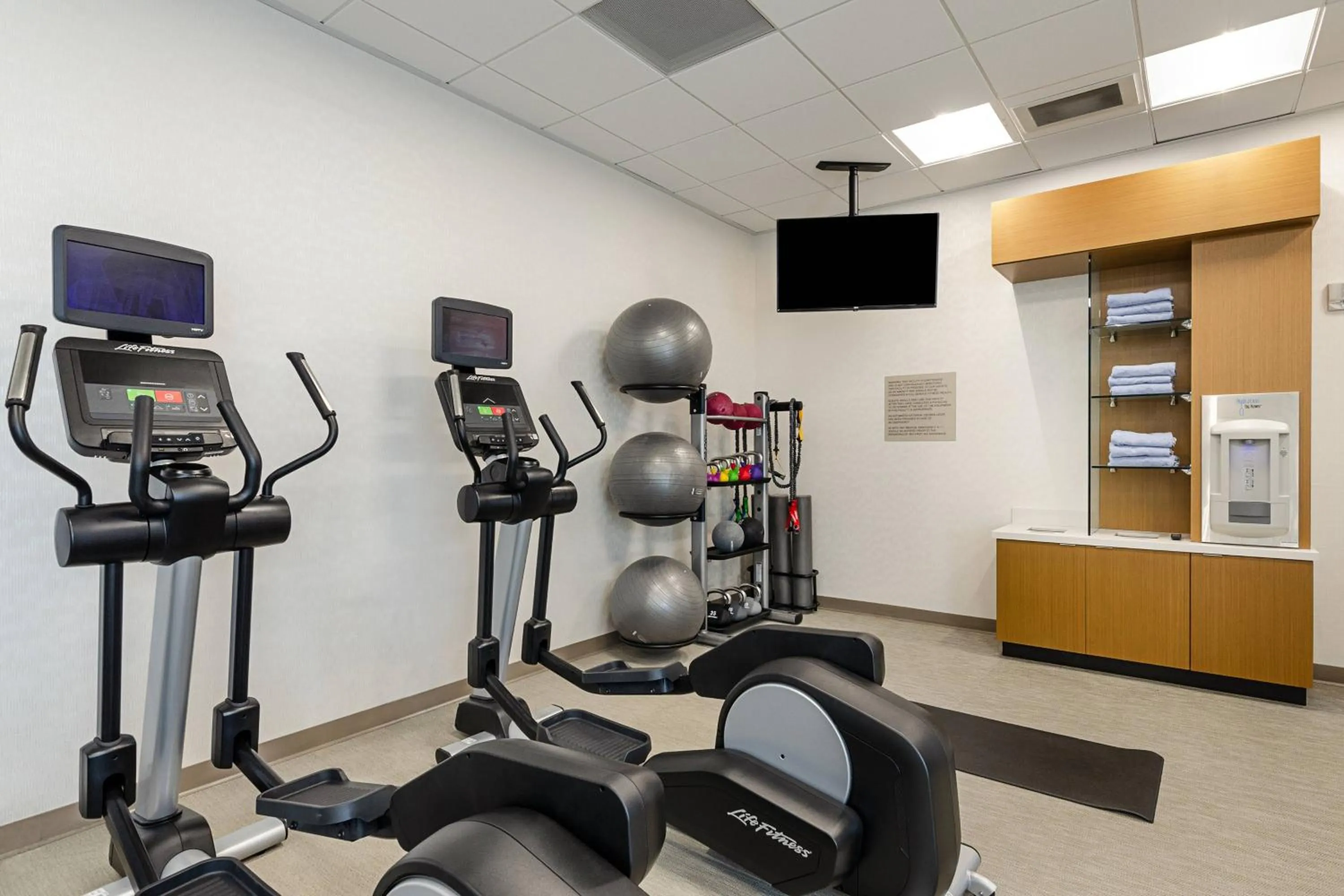 Fitness centre/facilities in SpringHill Suites By Marriott Charleston Airport & Convention Center