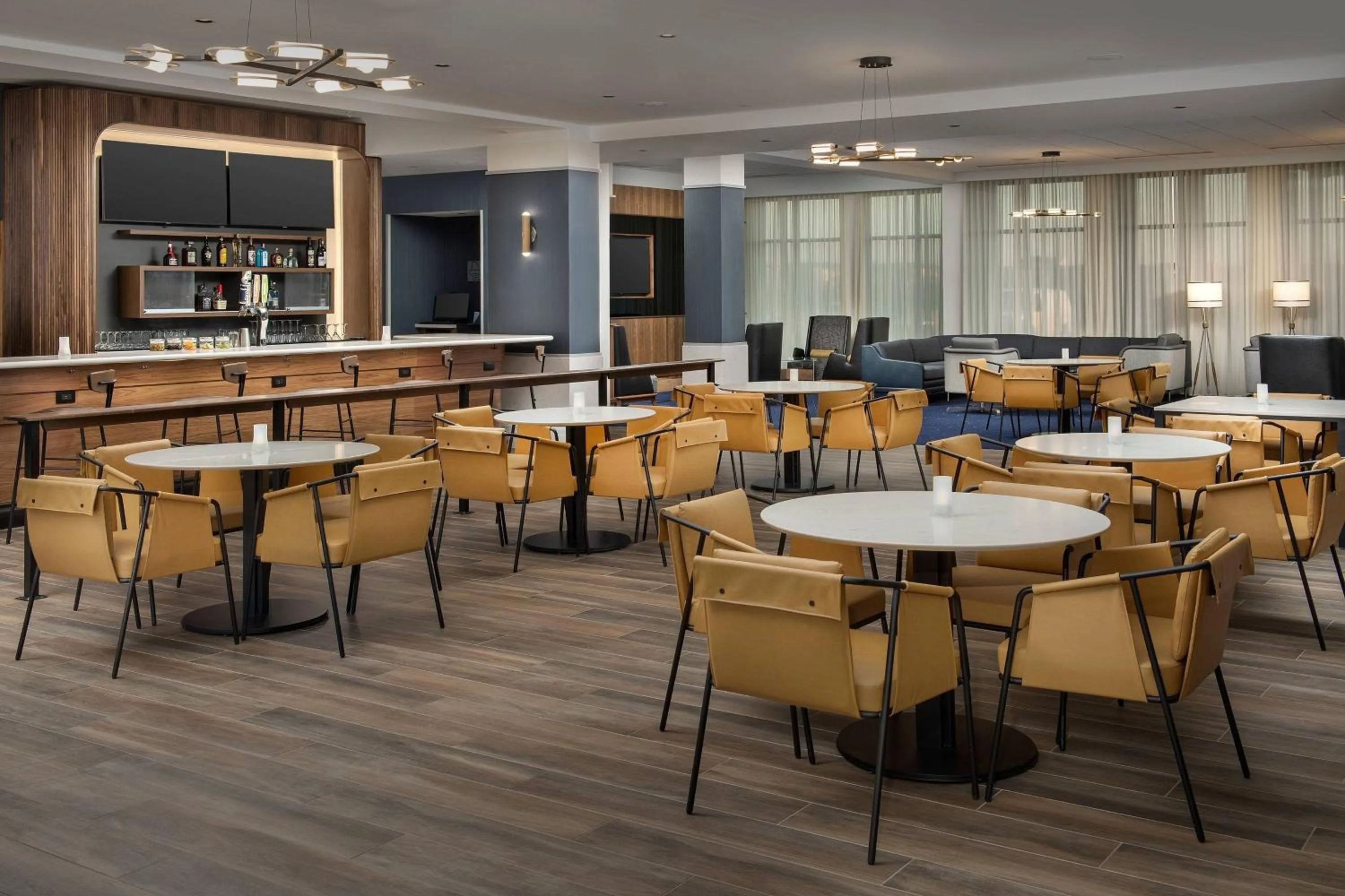 Restaurant/places to eat in Courtyard by Marriott Indianapolis Plainfield