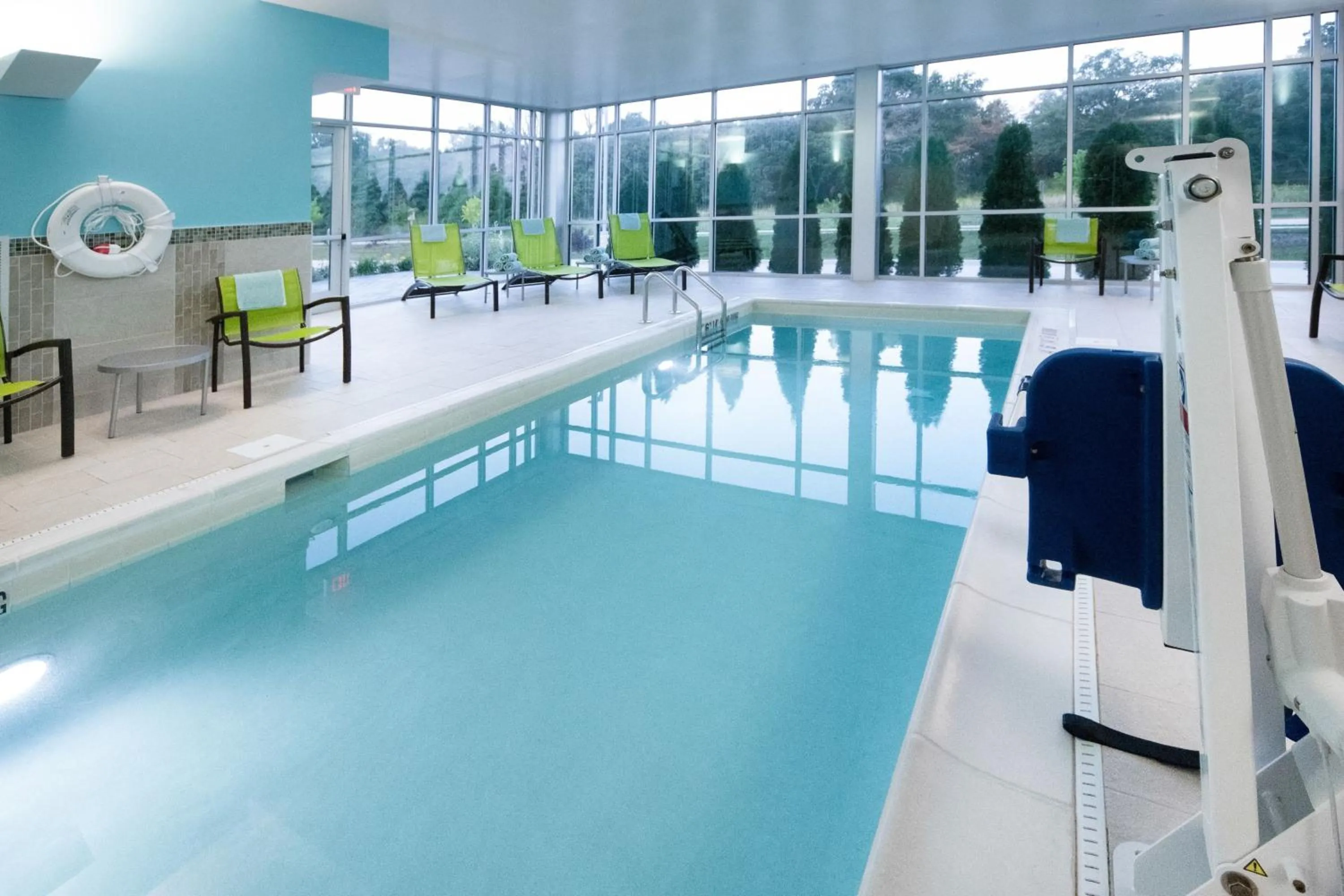 Swimming pool in SpringHill Suites by Marriott Kenosha