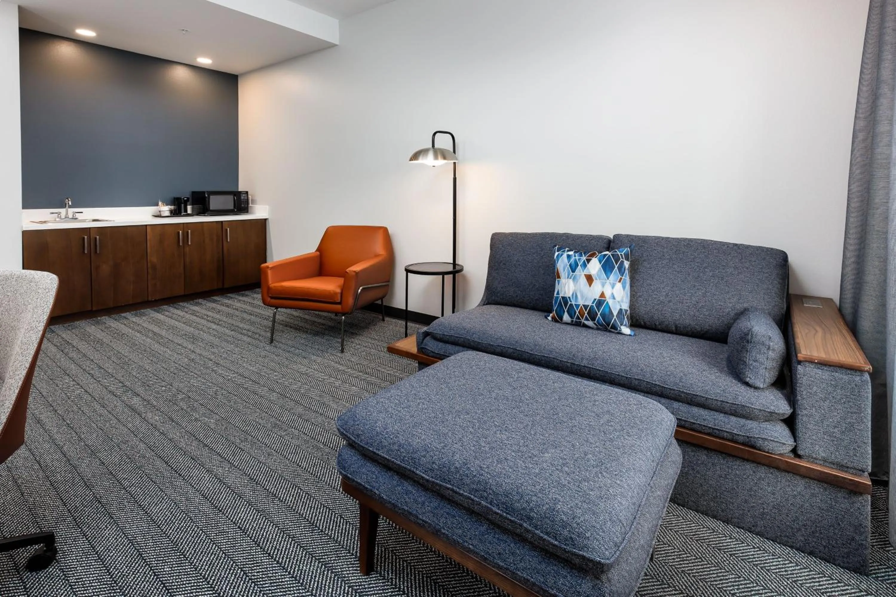 Photo of the whole room in Courtyard by Marriott Pensacola I-10 West