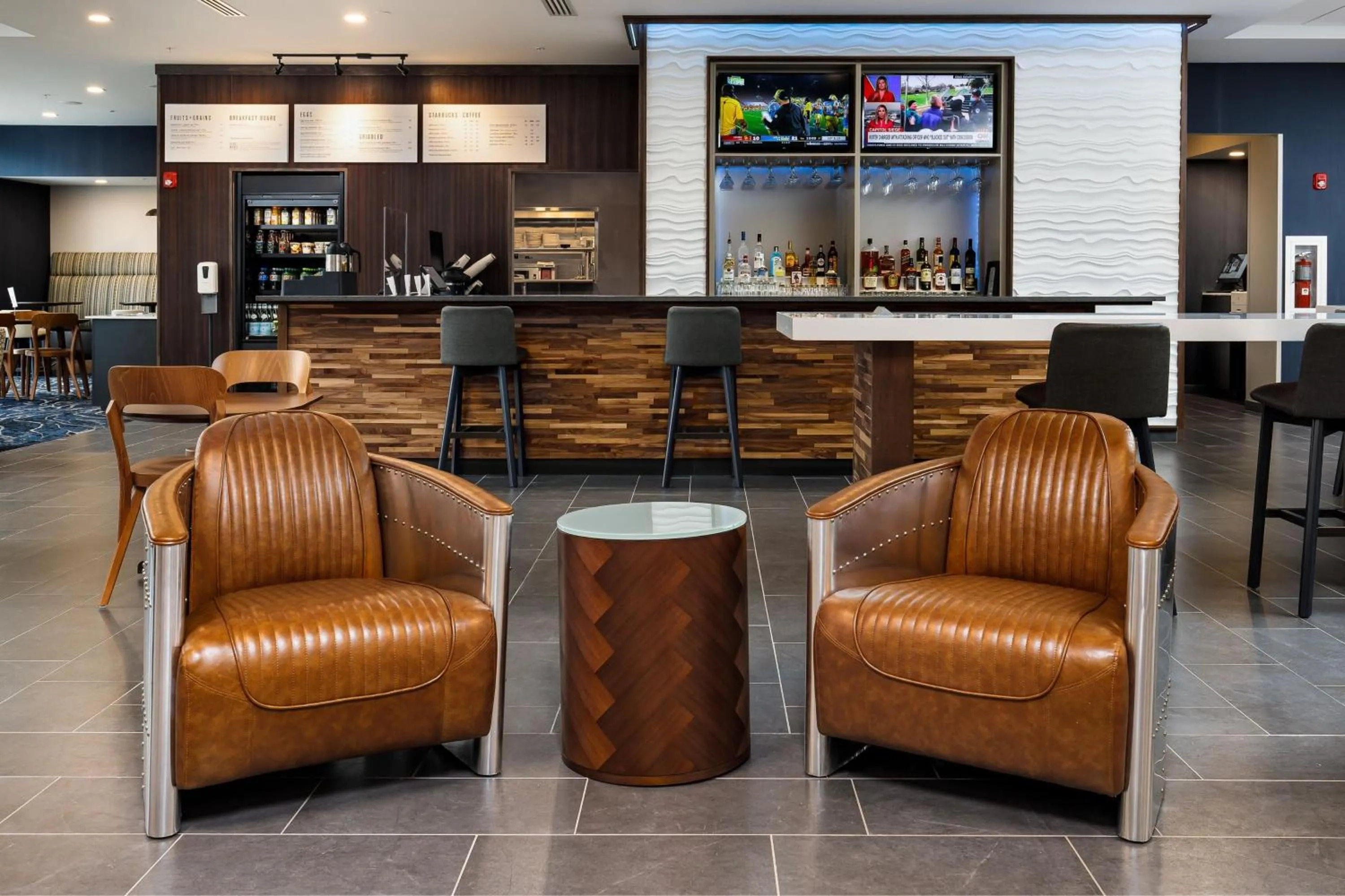 Restaurant/places to eat in Courtyard by Marriott Pensacola I-10 West