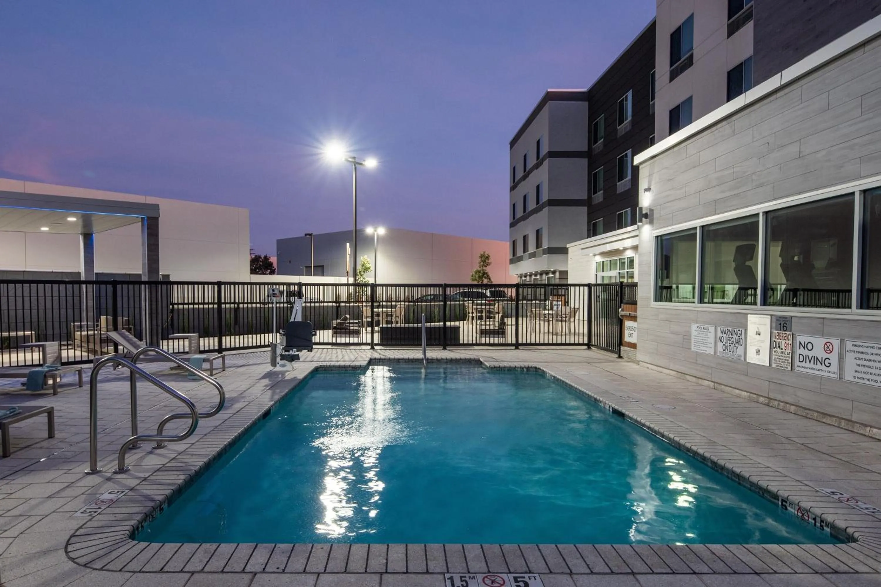 Swimming pool in Fairfield by Marriott Inn & Suites Anaheim Los Alamitos