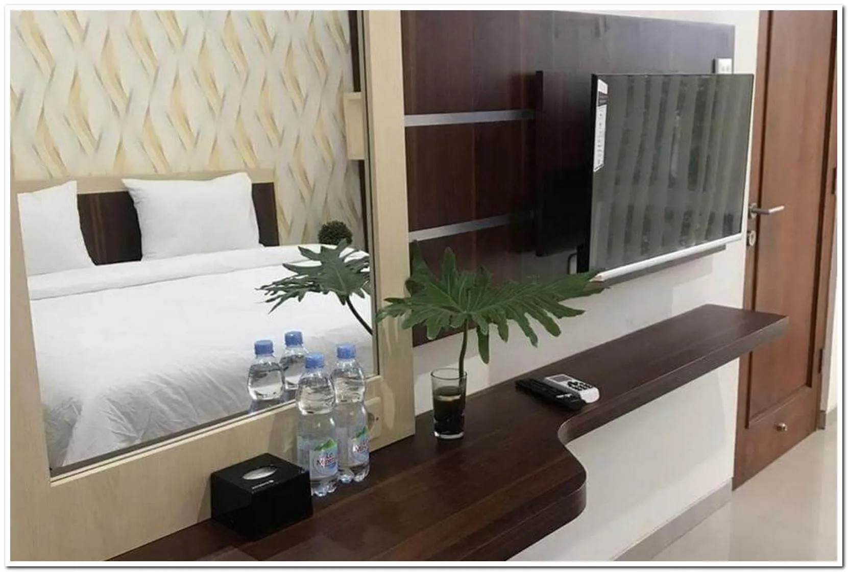 Bedroom, Bed in RedDoorz Syariah at Omah Sawah