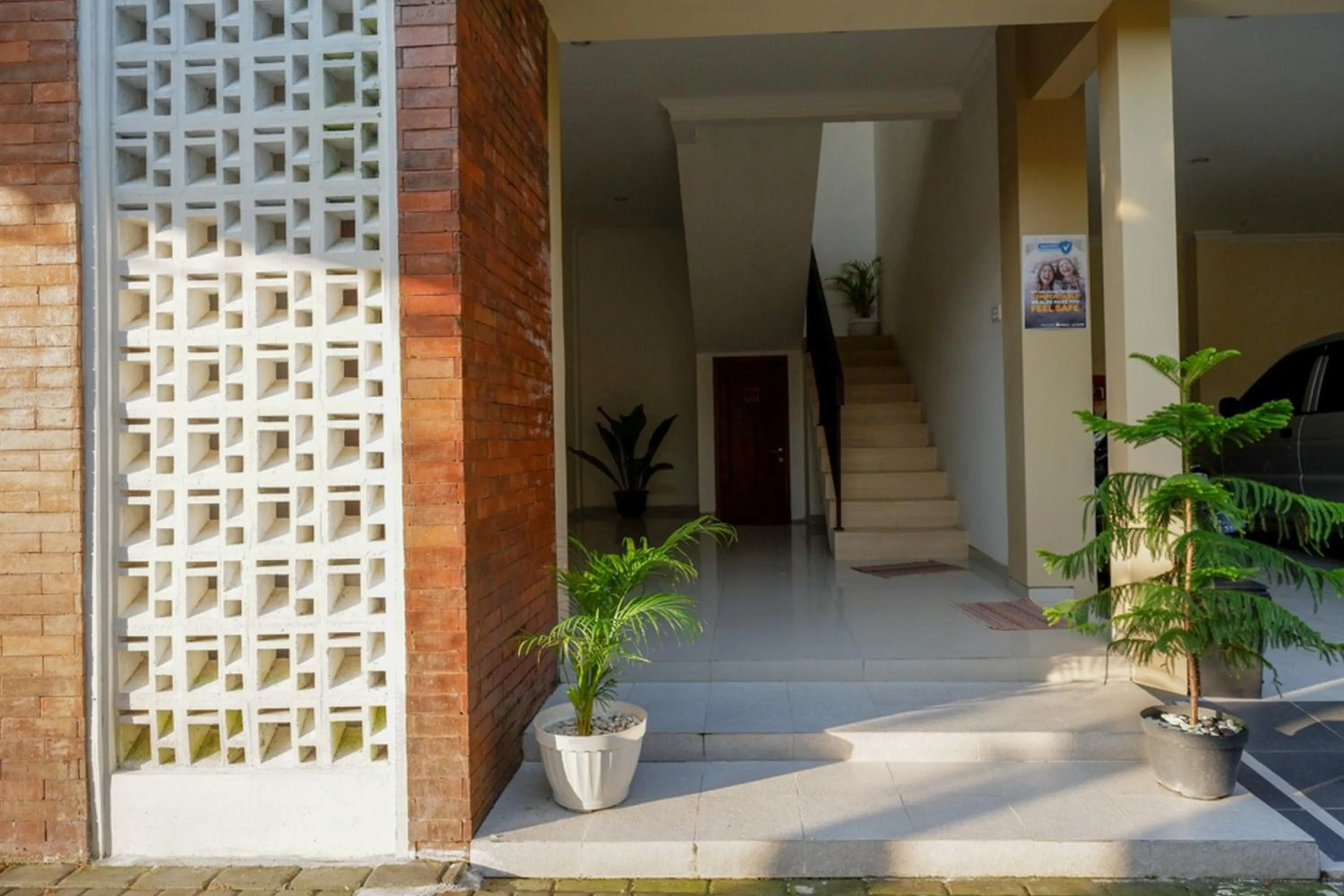 RedDoorz Syariah at Omah Sawah