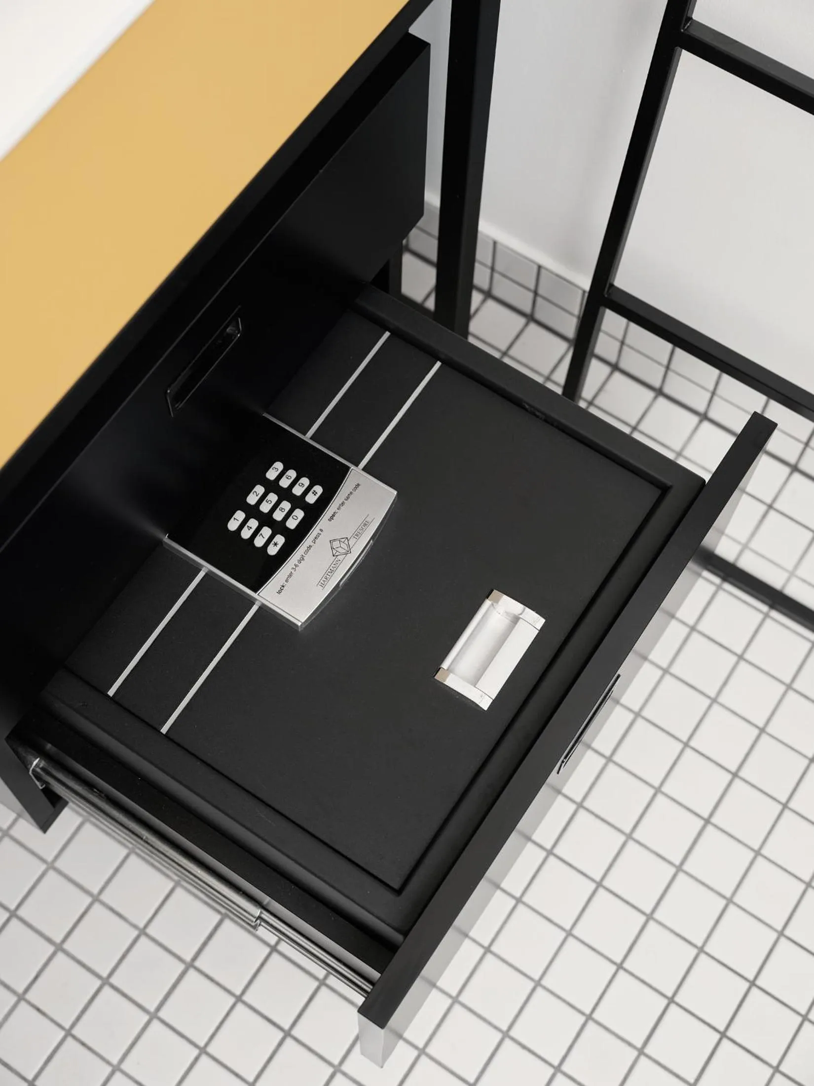 safe in Bob W Münchner Freiheit