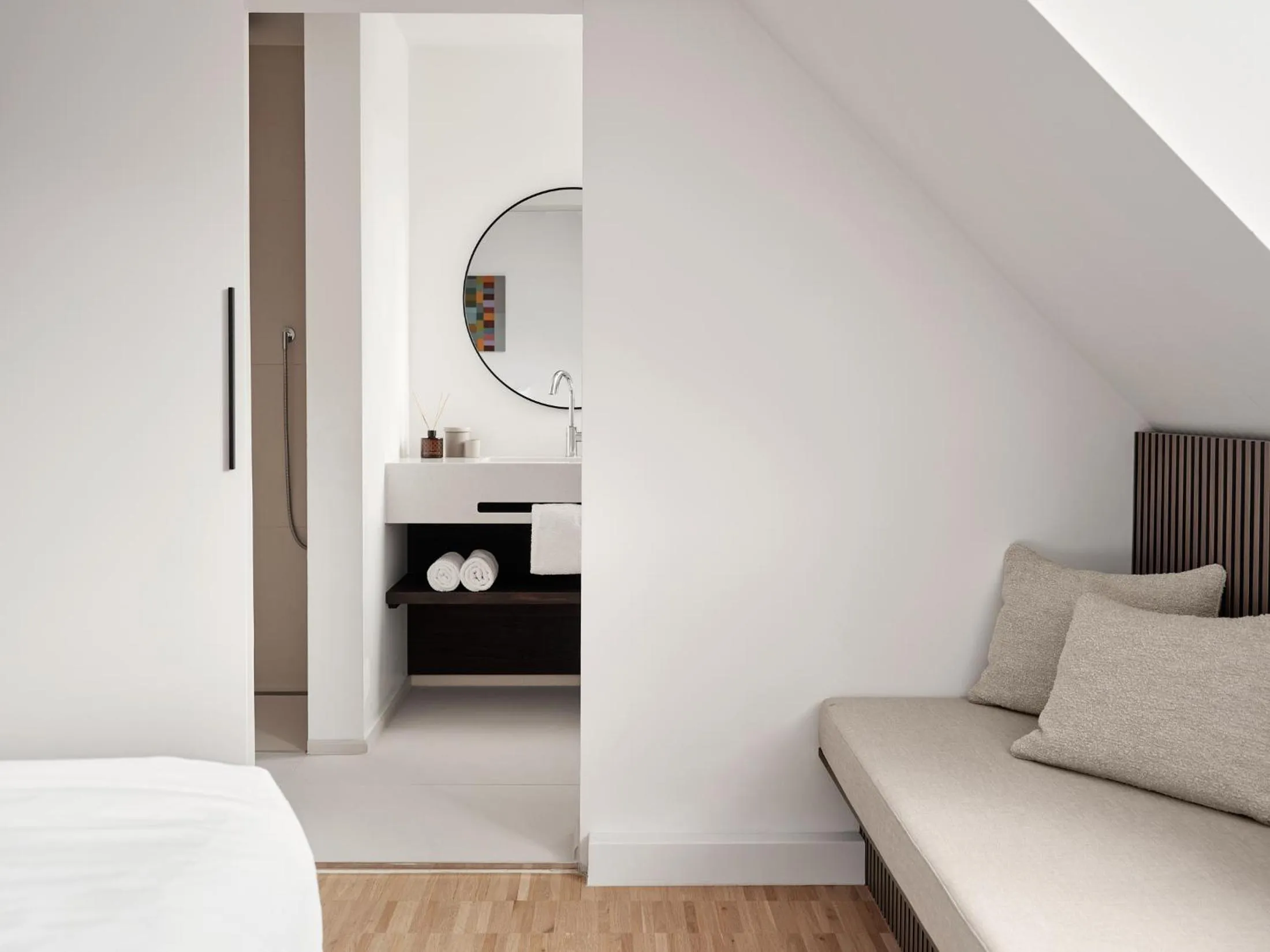 Bathroom, Bed in Bob W Munich Schwabing