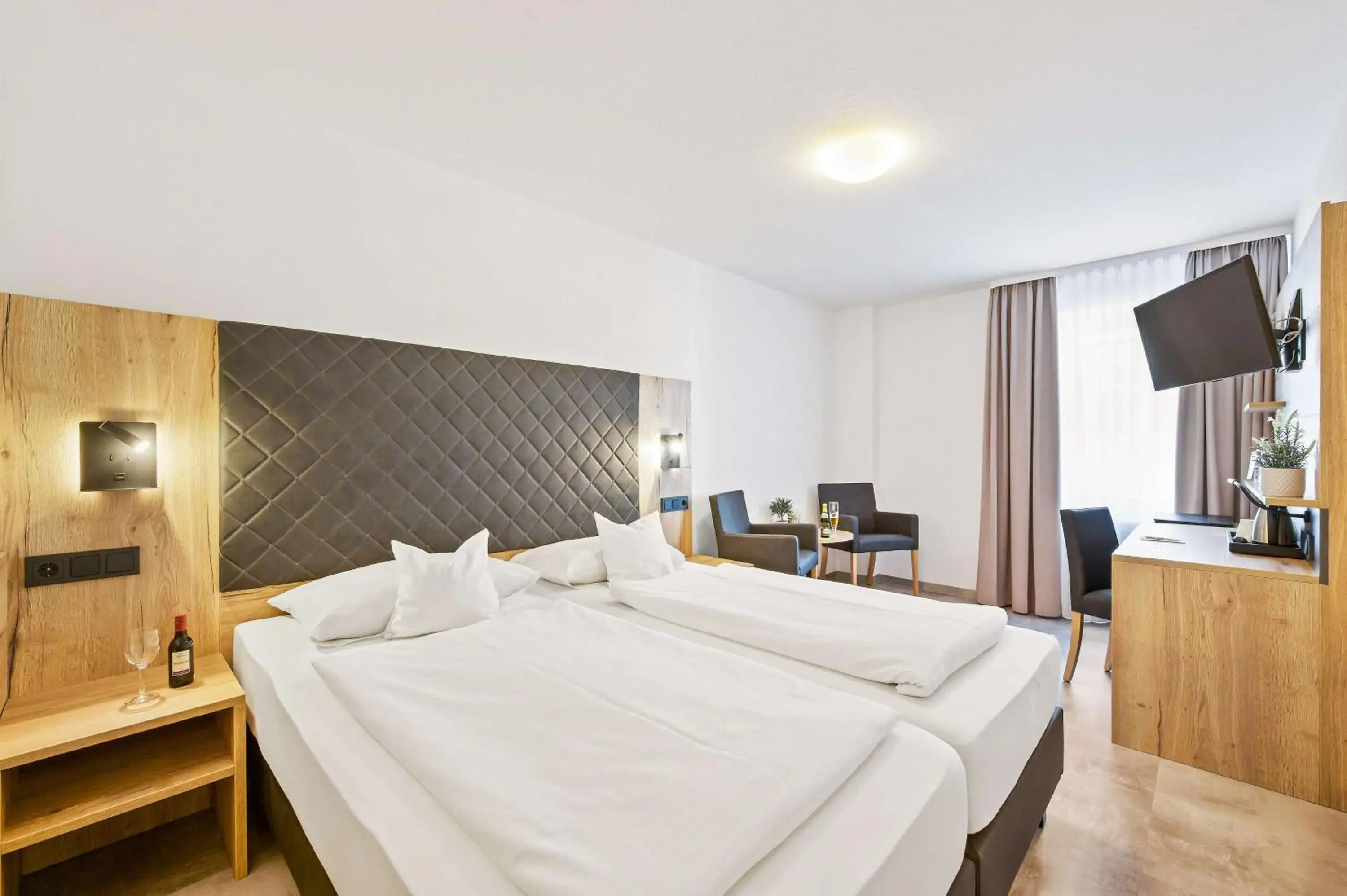 Comfort Double or Twin Room in Best Western Hotel Favorit Comfort Double or Twin Room in Best Western Hotel Favorit