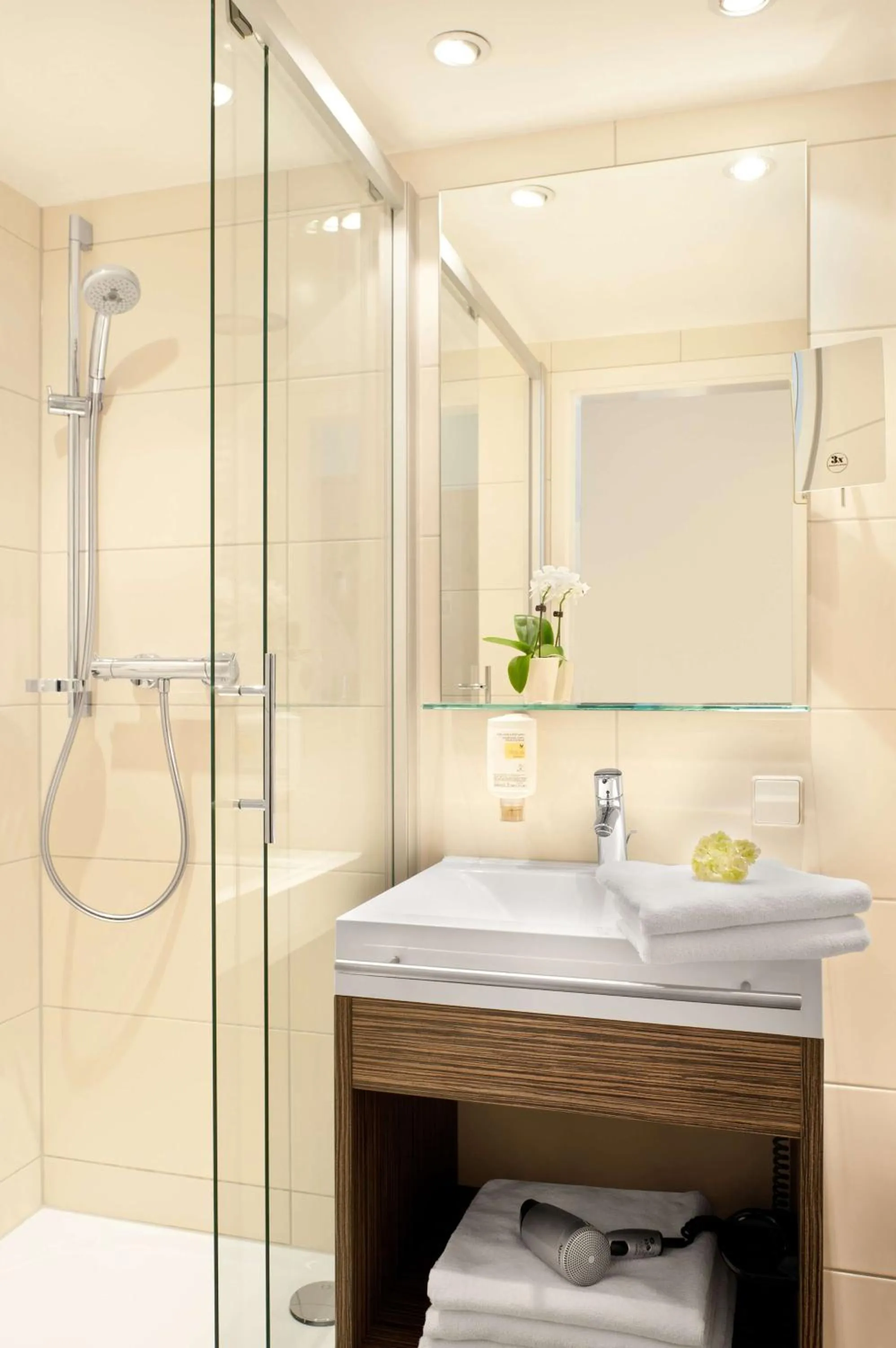 Bathroom in Best Western Hotel Favorit