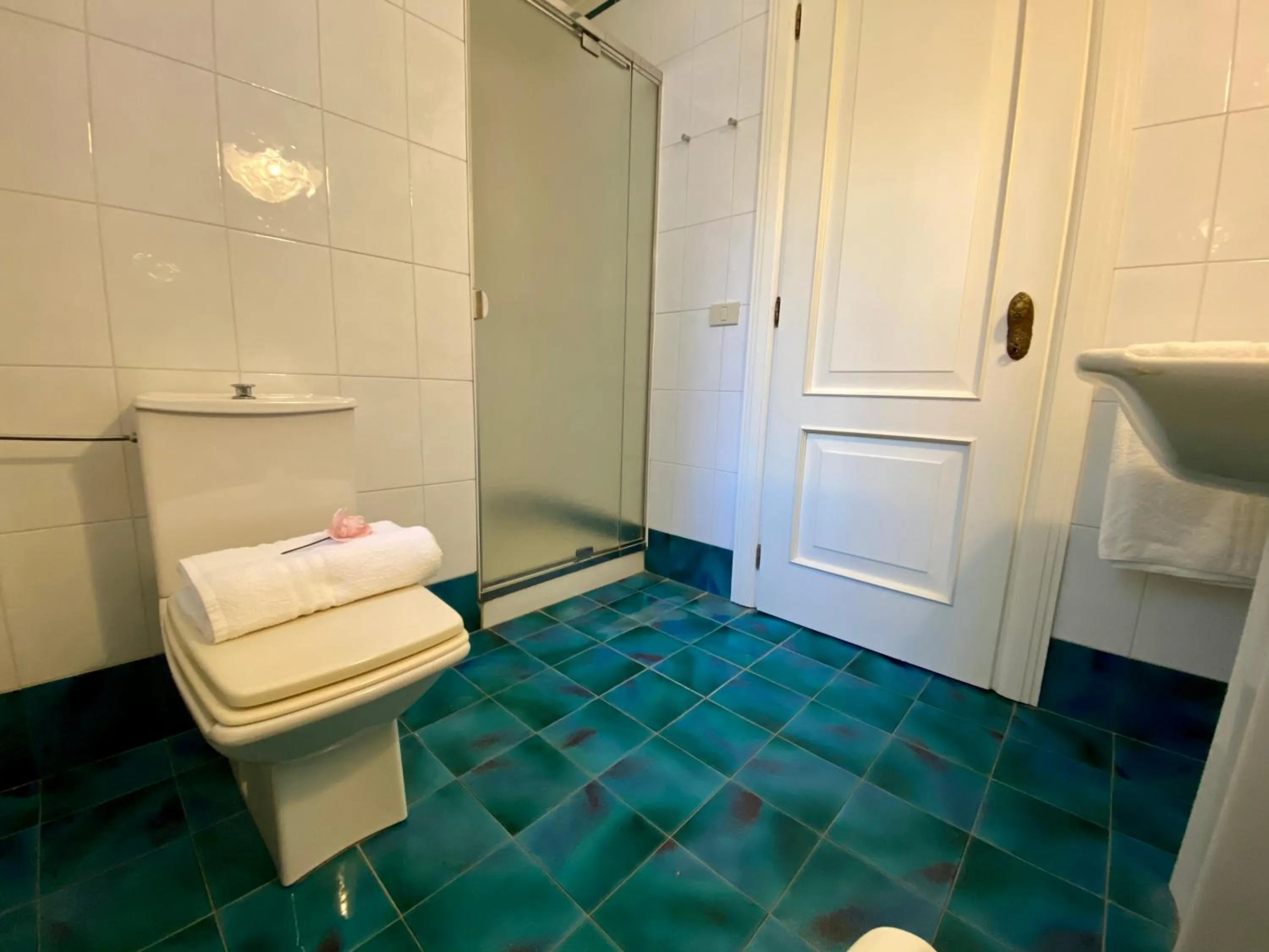 Shower in Villa Alda Suites & Rooms