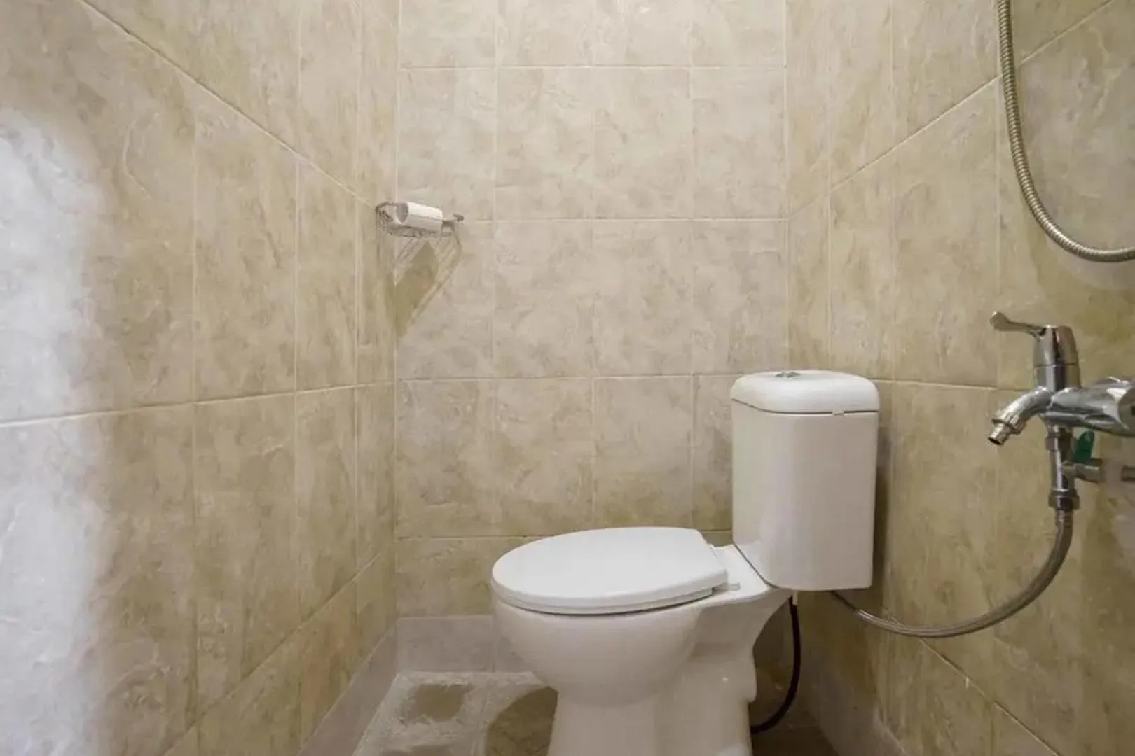 Bathroom in RedDoorz near UBL Lampung 2