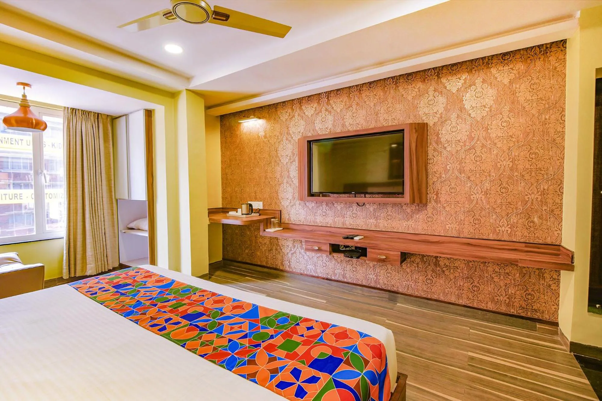 Bed in Via Phoenix Resorts - Nr M Chinnaswamy Stadium