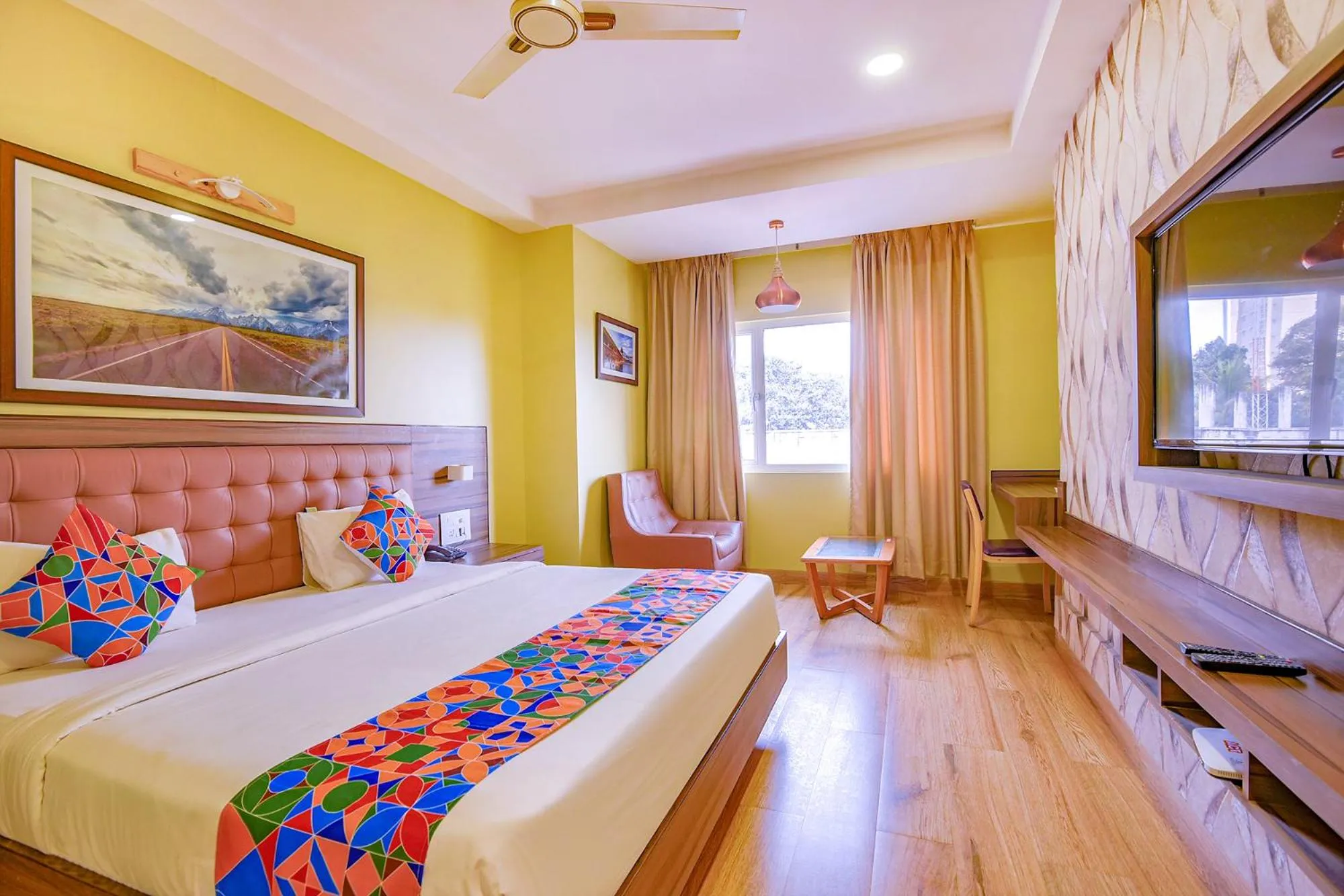 Bed in Via Phoenix Resorts - Nr M Chinnaswamy Stadium