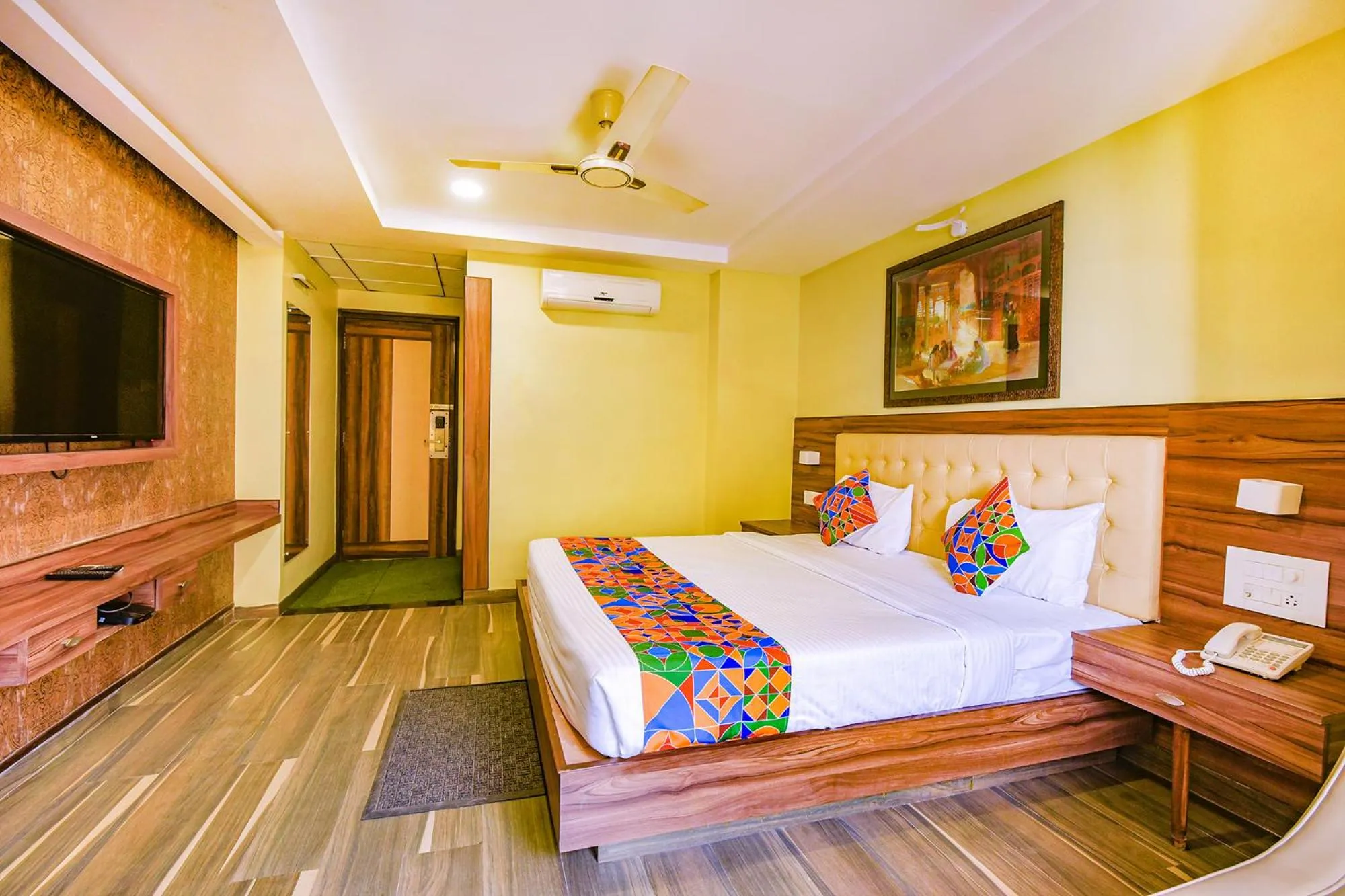 Bed in Via Phoenix Resorts - Nr M Chinnaswamy Stadium