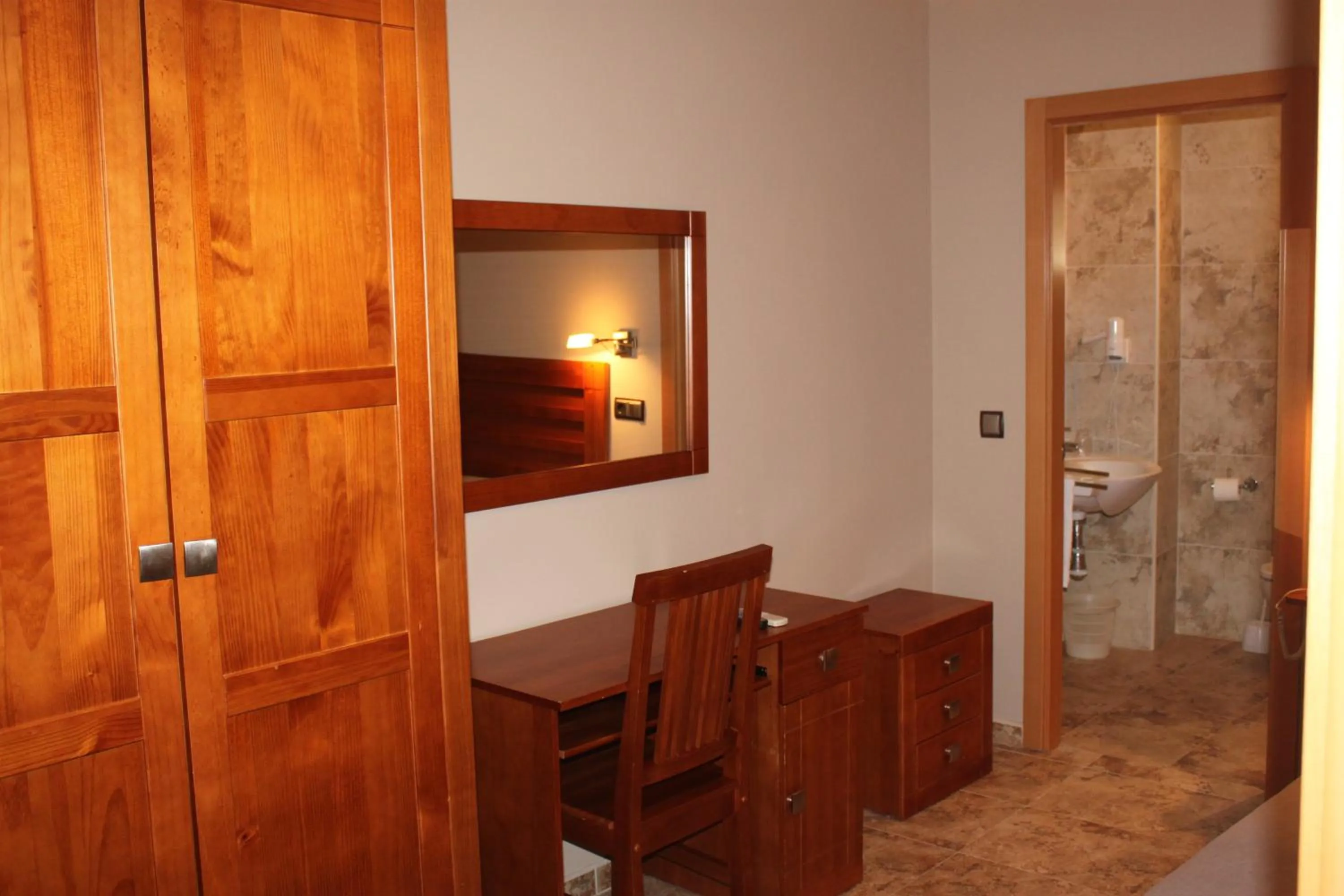 Photo of the whole room in Hotel Peña Escrita