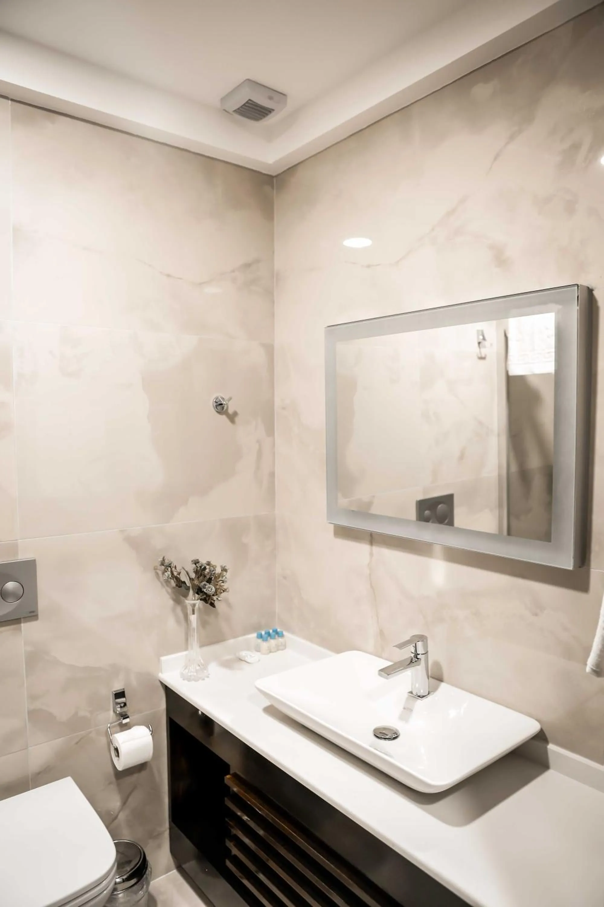 Bathroom in Dimen Hotel