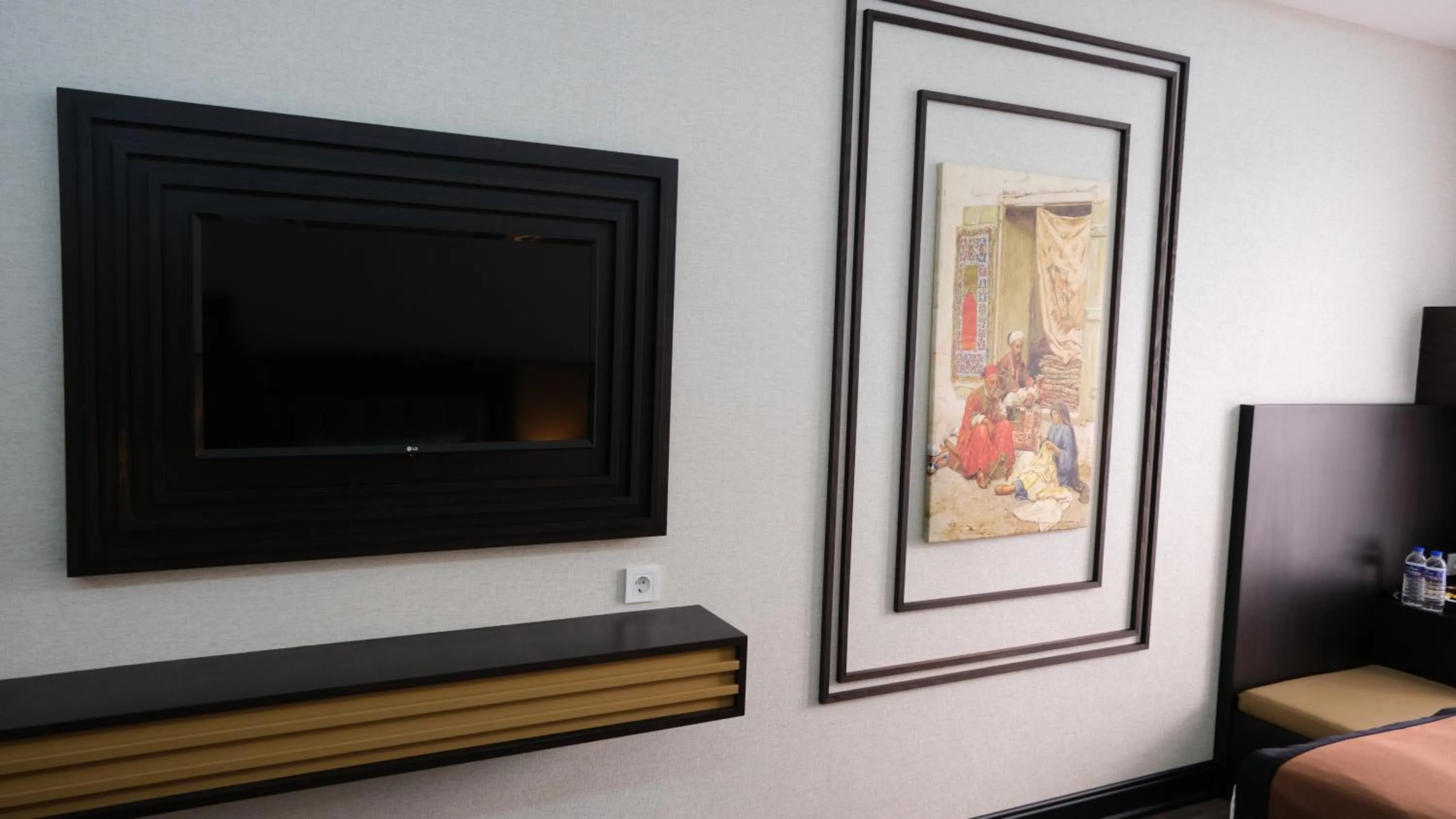 Decorative detail in Dimen Hotel