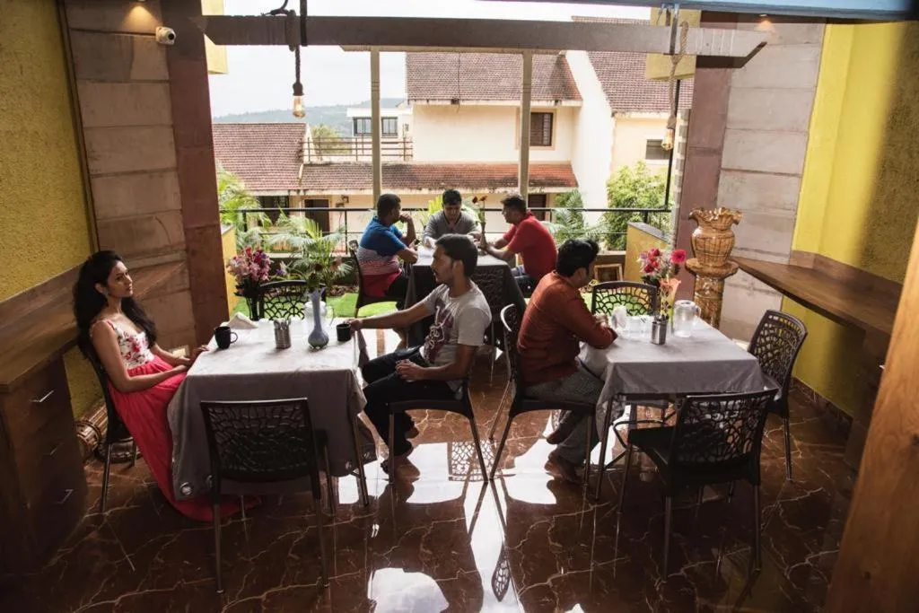 Restaurant/places to eat in Stone shelter