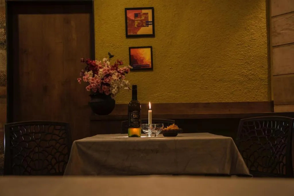 Restaurant/places to eat in Stone shelter