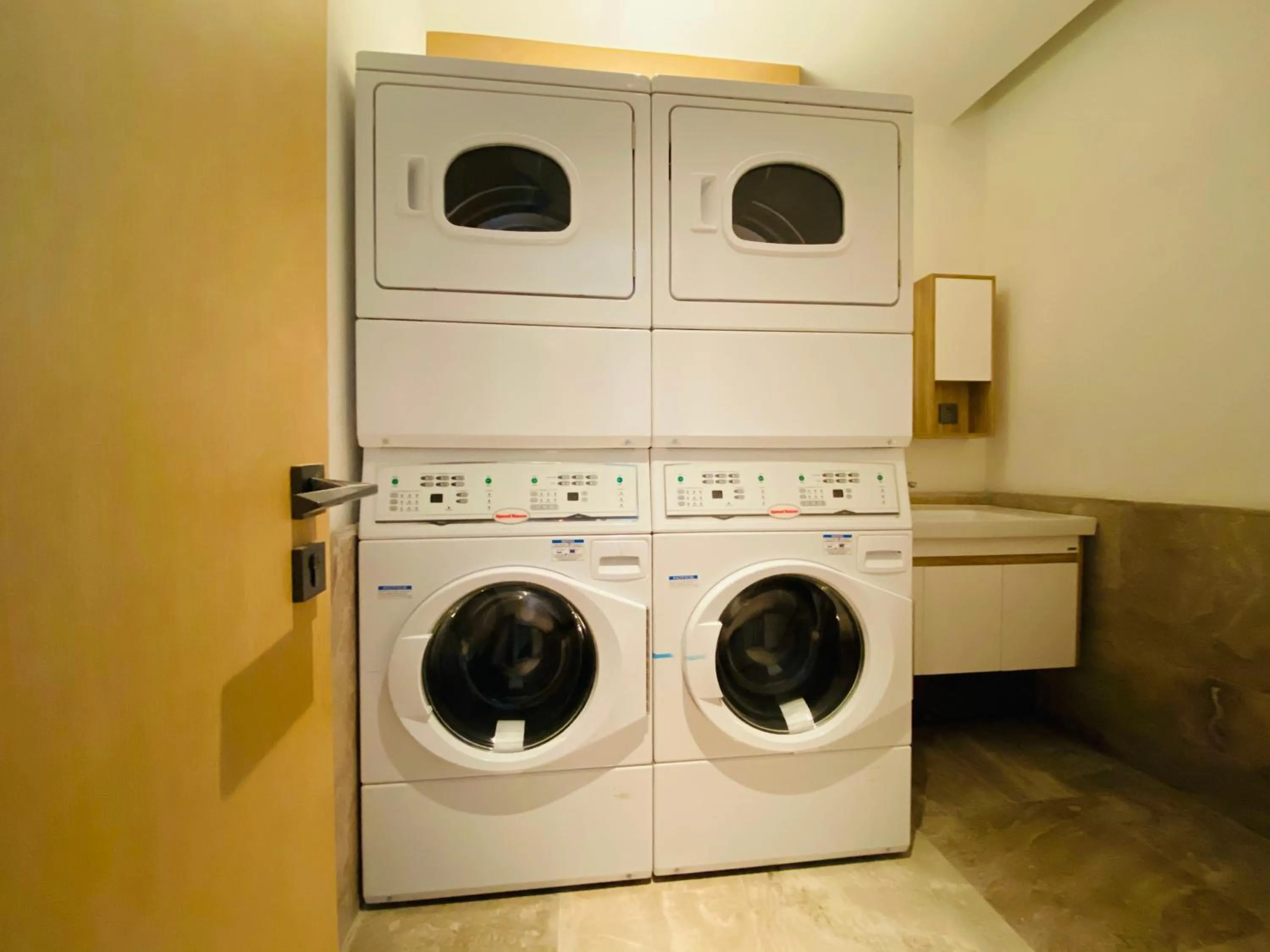 washing machine in EVEN Hotel Shenzhen Nanshan by IHG