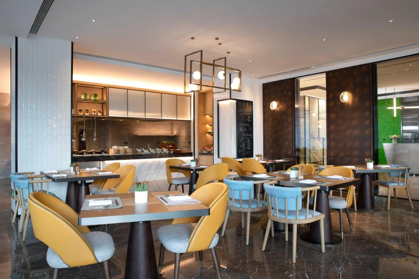 Restaurant/places to eat in EVEN Hotel Shenzhen Nanshan by IHG