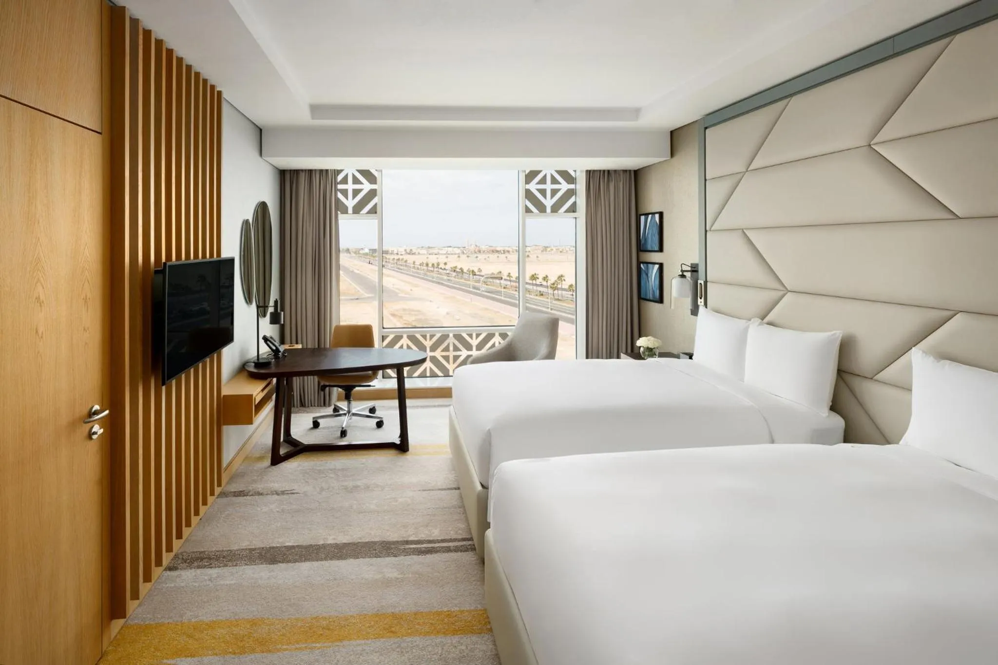 Photo of the whole room, Bed in Crowne Plaza - Jeddah Al Salam by IHG