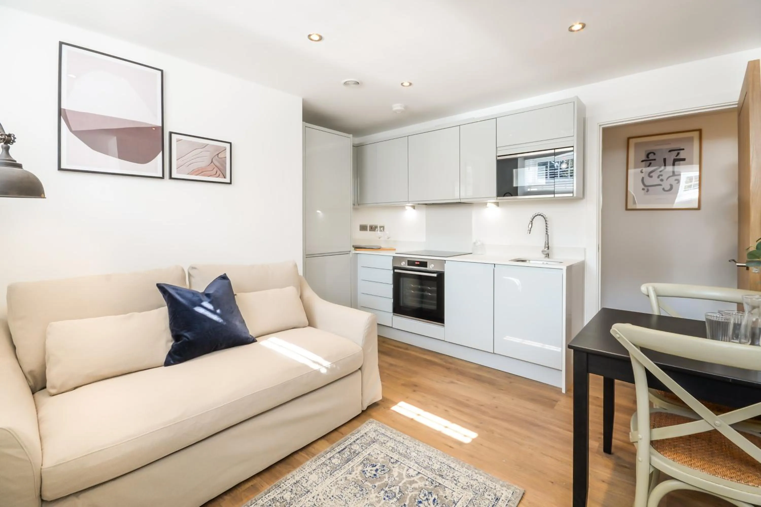 Kitchen or kitchenette in Concorde House Luxury Apartments - Chester