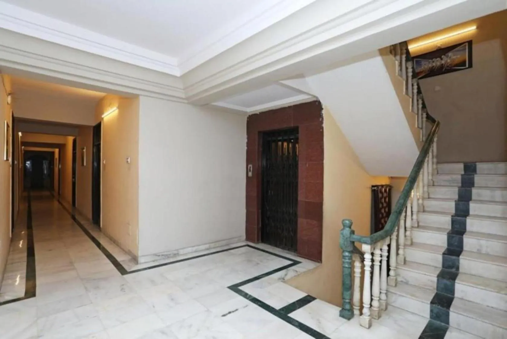 elevator in Hotel Ace Plaza