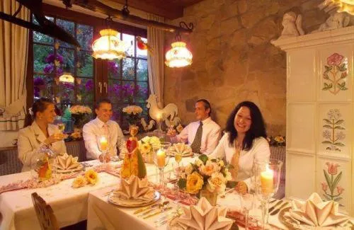 Restaurant/places to eat in Landhotel Kern