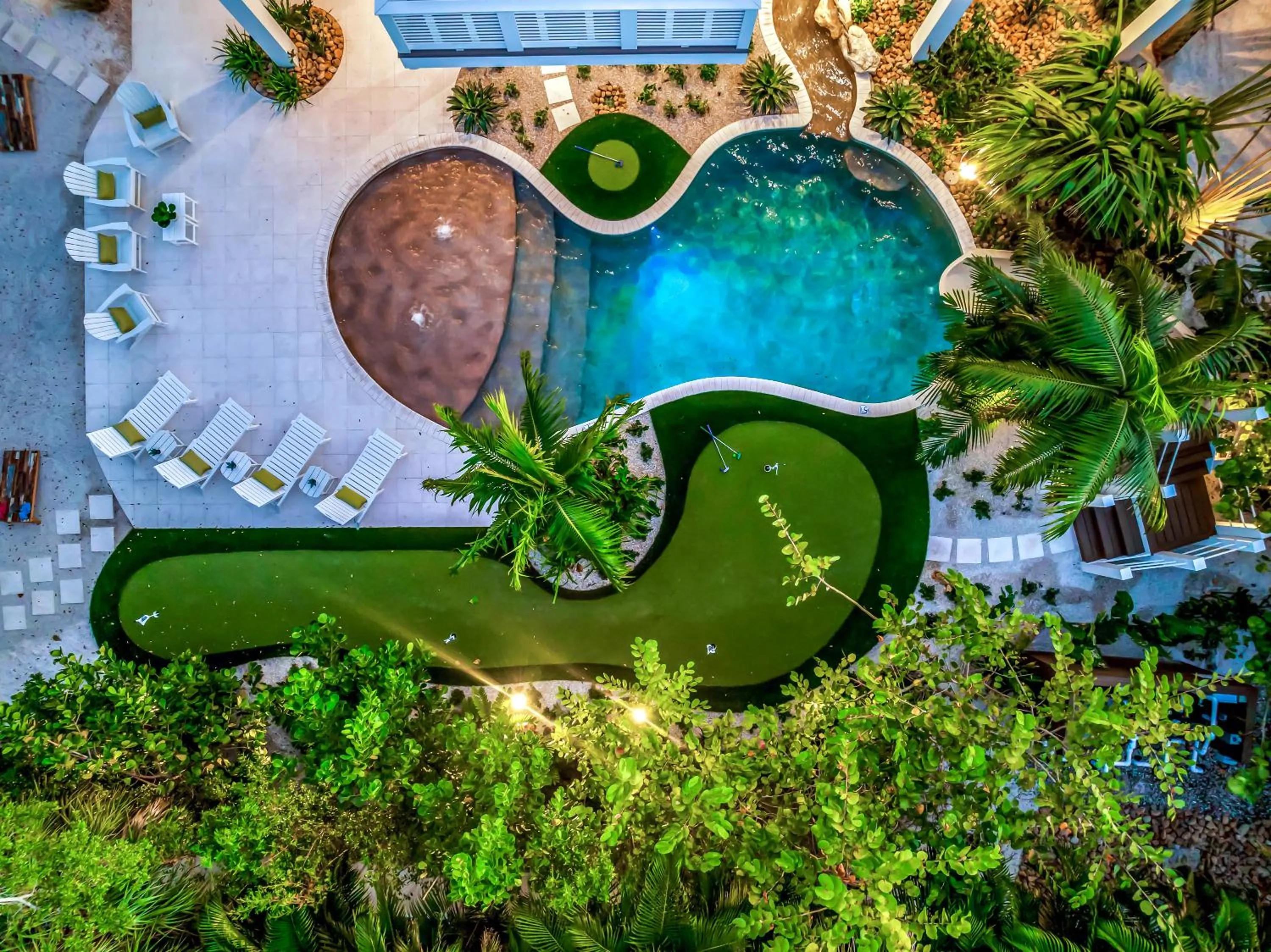 Minigolf in The Plaza