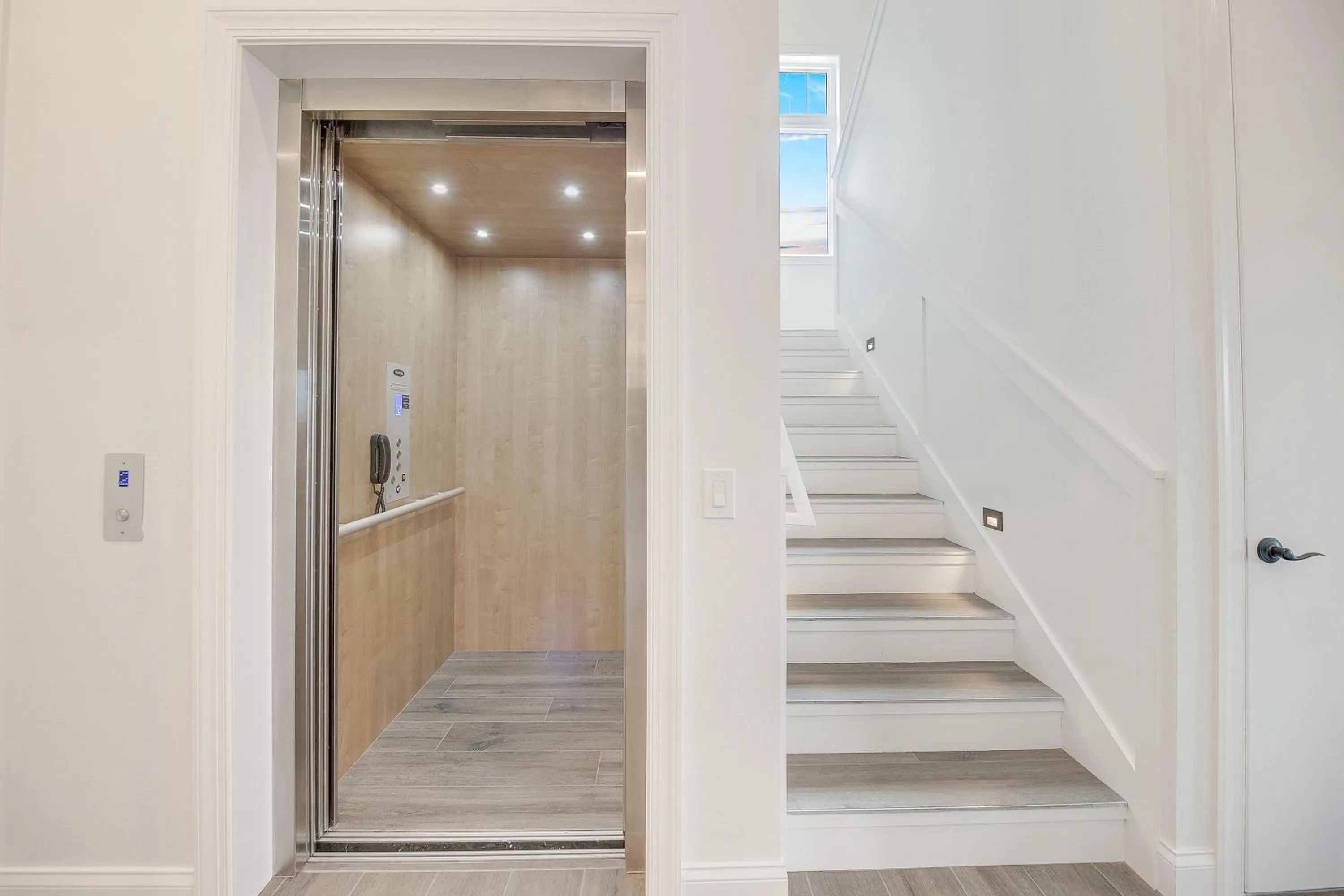 Facade/entrance in The Plaza