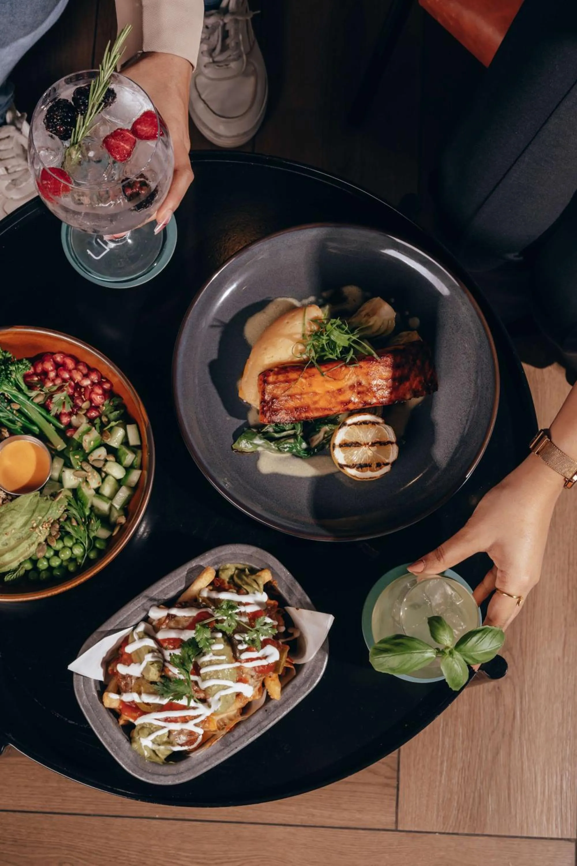 Lounge or bar in Radisson Blu Hotel, Dubai Media City