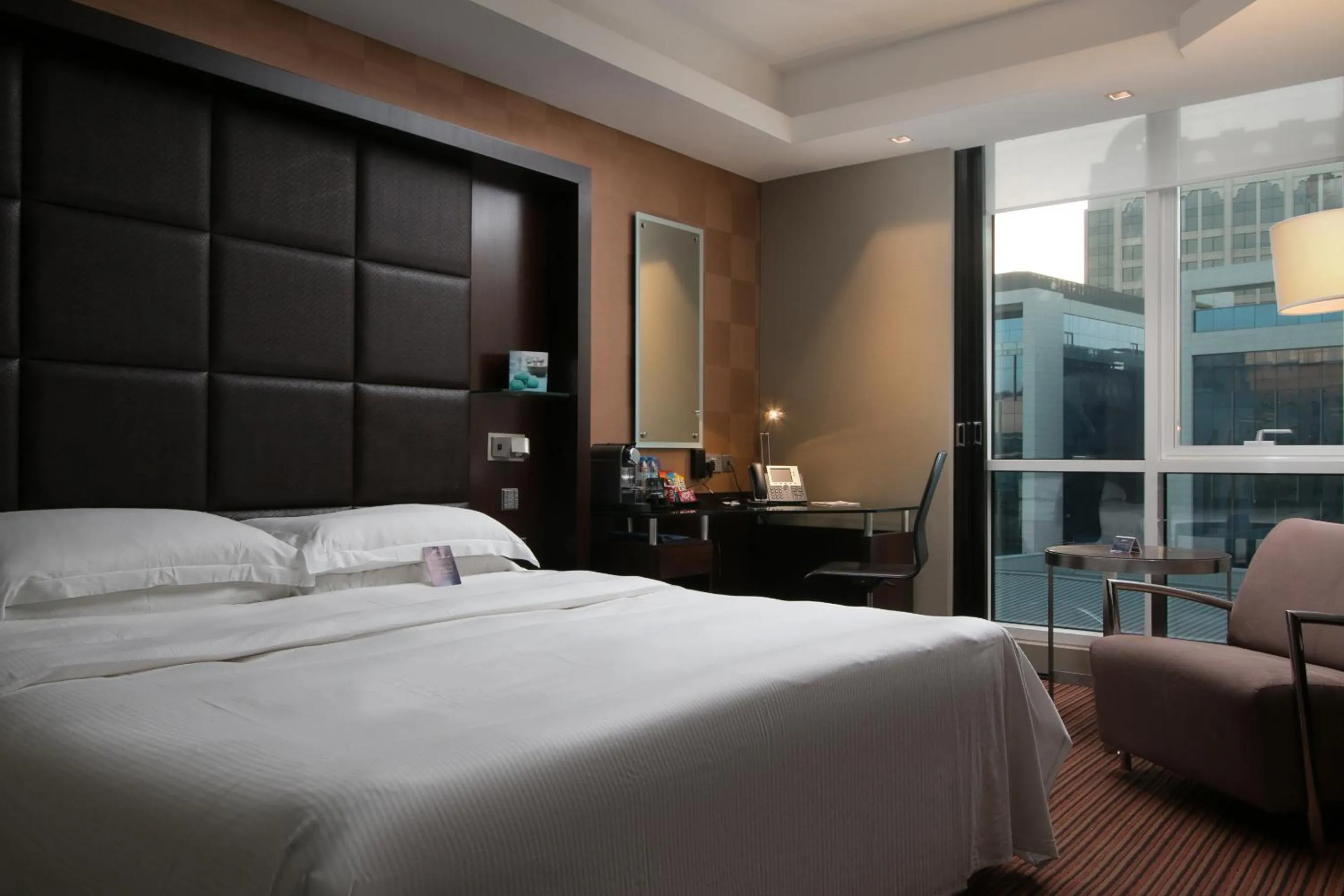 Bedroom, Bed in Radisson Blu Hotel, Dubai Media City