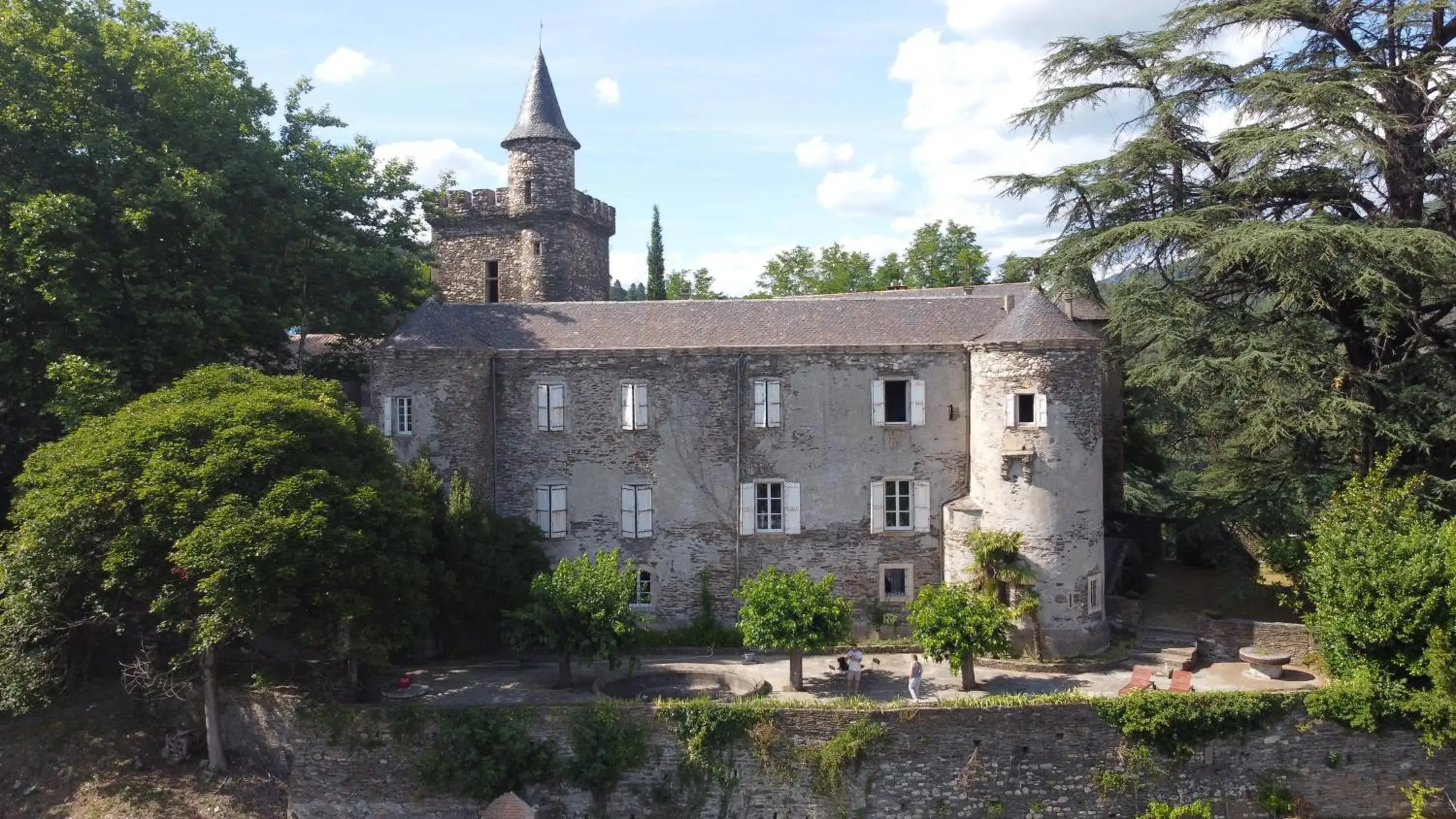 Le Château de Cambiaire Le Château de Cambiaire