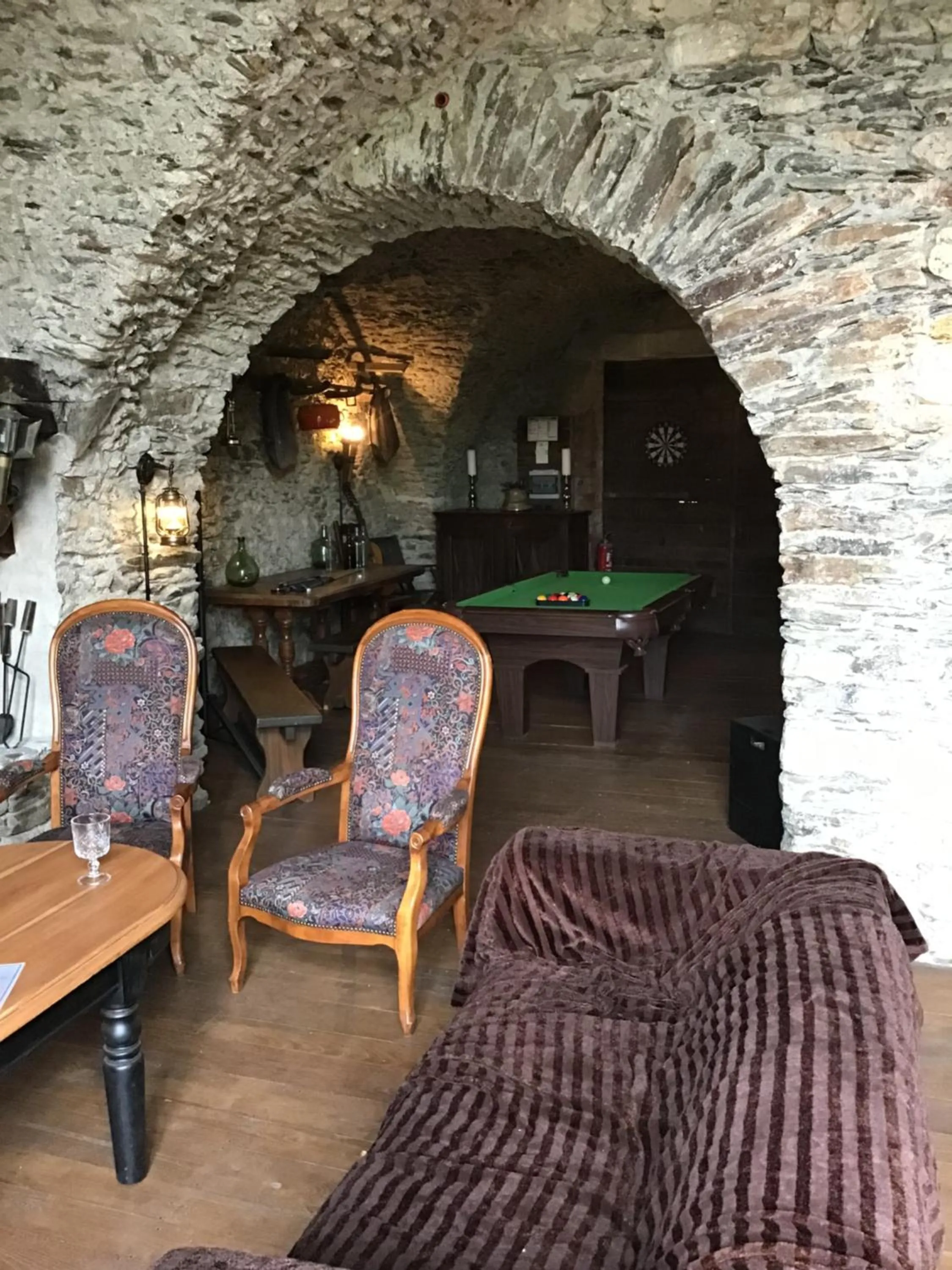 Lounge or bar in Le Château de Cambiaire