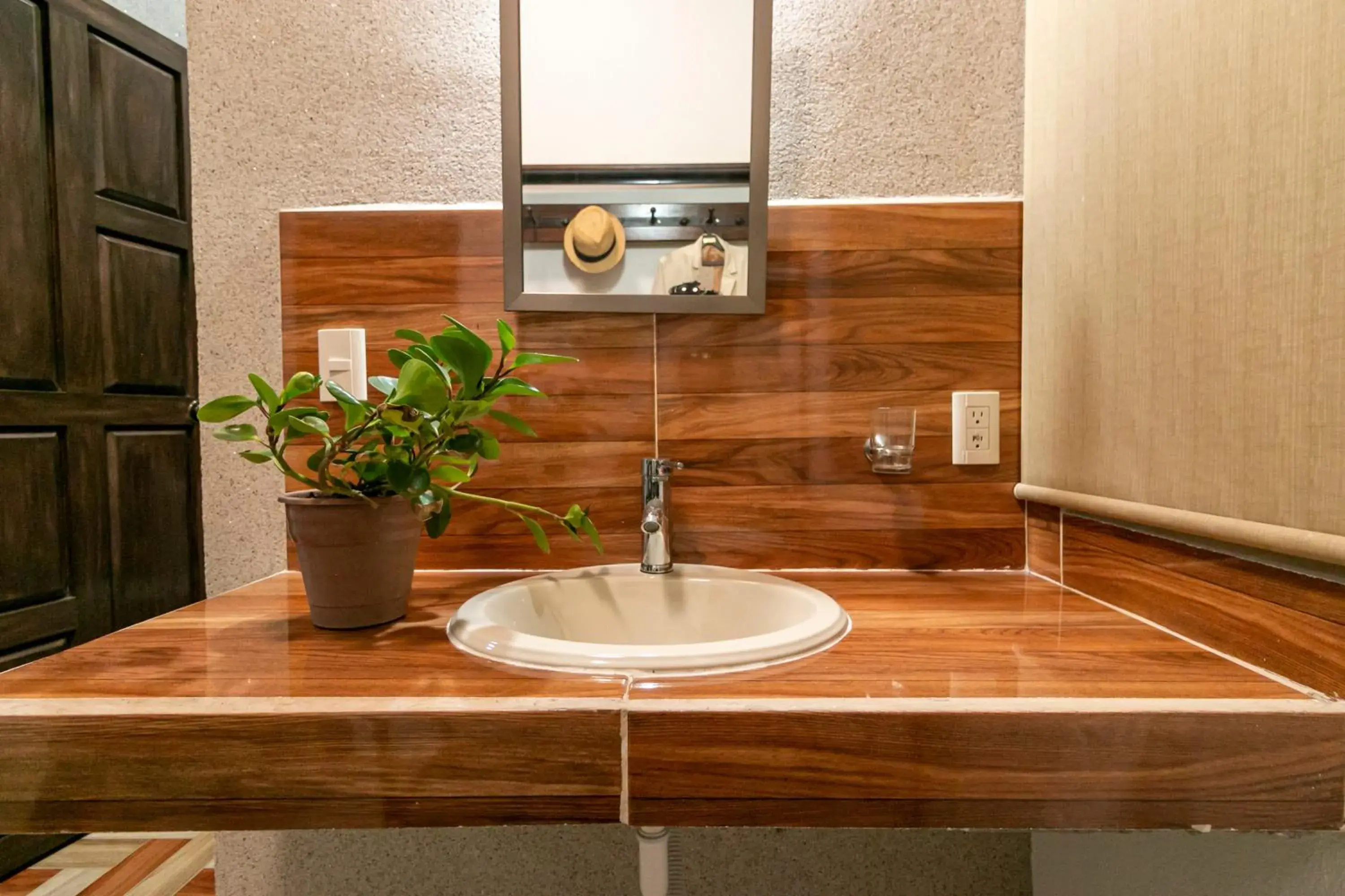 Standard Double Room with Two Double Beds - single occupancy in Casa De Rey Standard Double Room with Two Double Beds - single occupancy in Casa De Rey