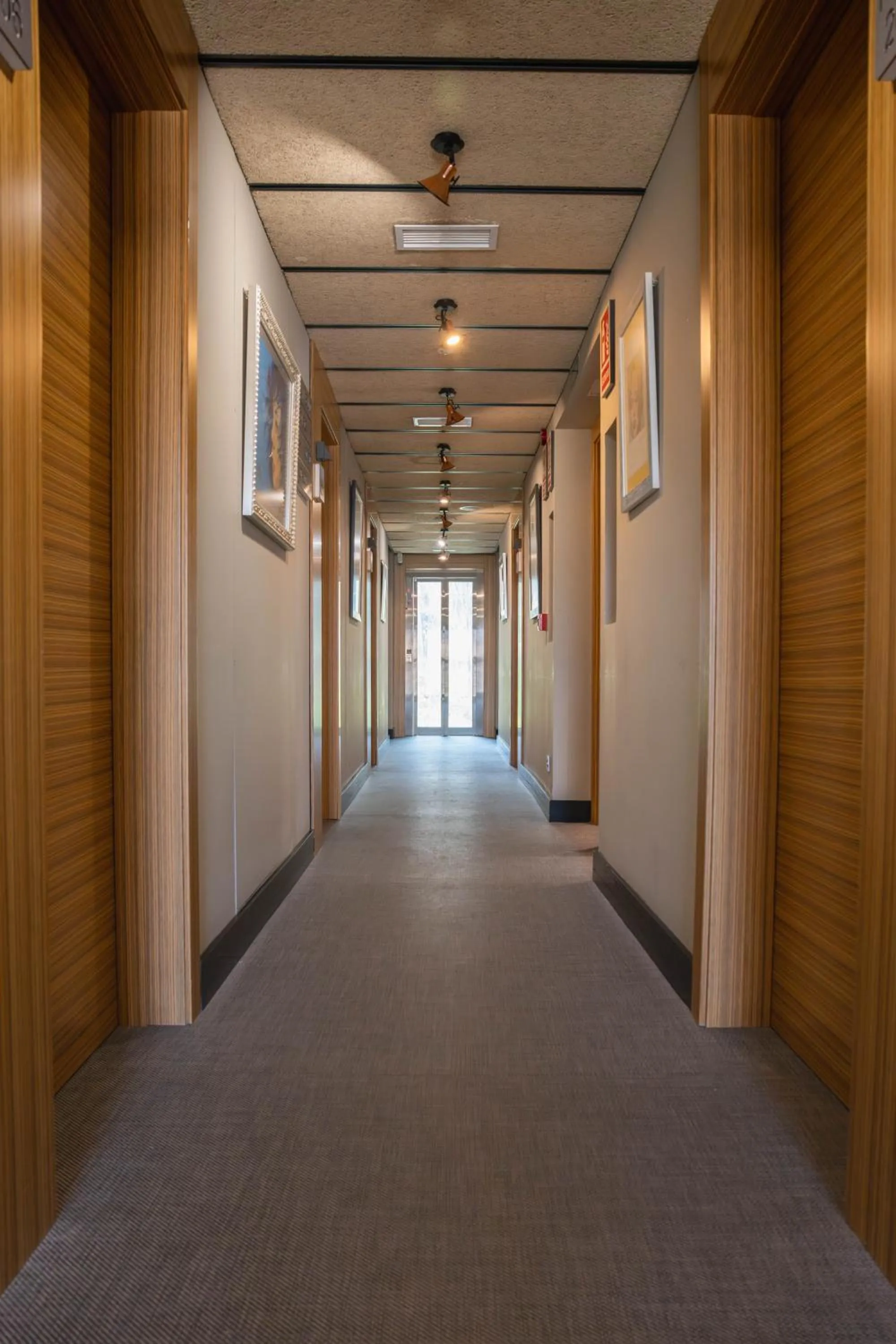 elevator in H Boutique Peña Parda