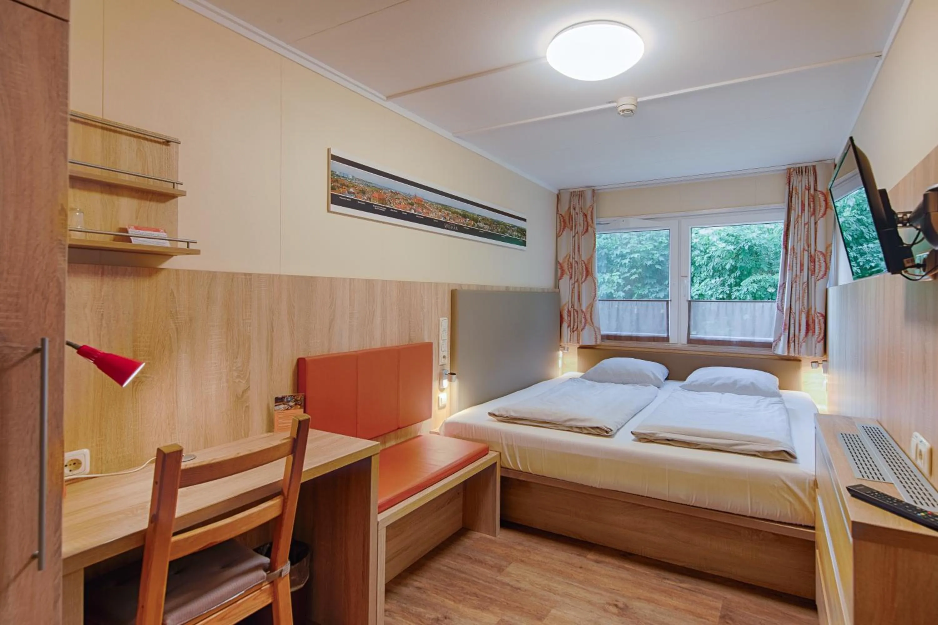 Photo of the whole room, Bed in Hotel Schwedenhaus Wismar