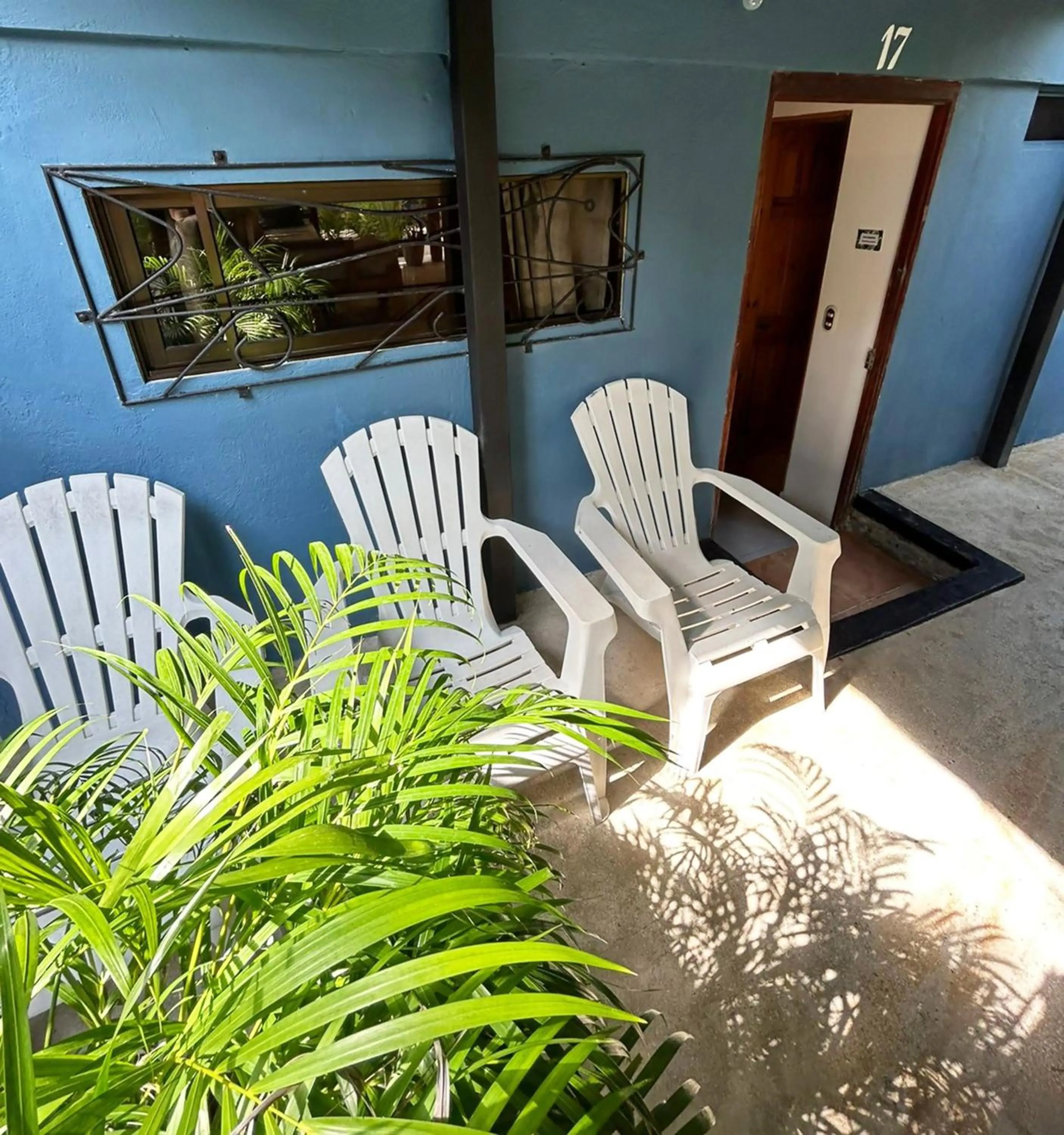 Seating area in Point Break Santa Teresa