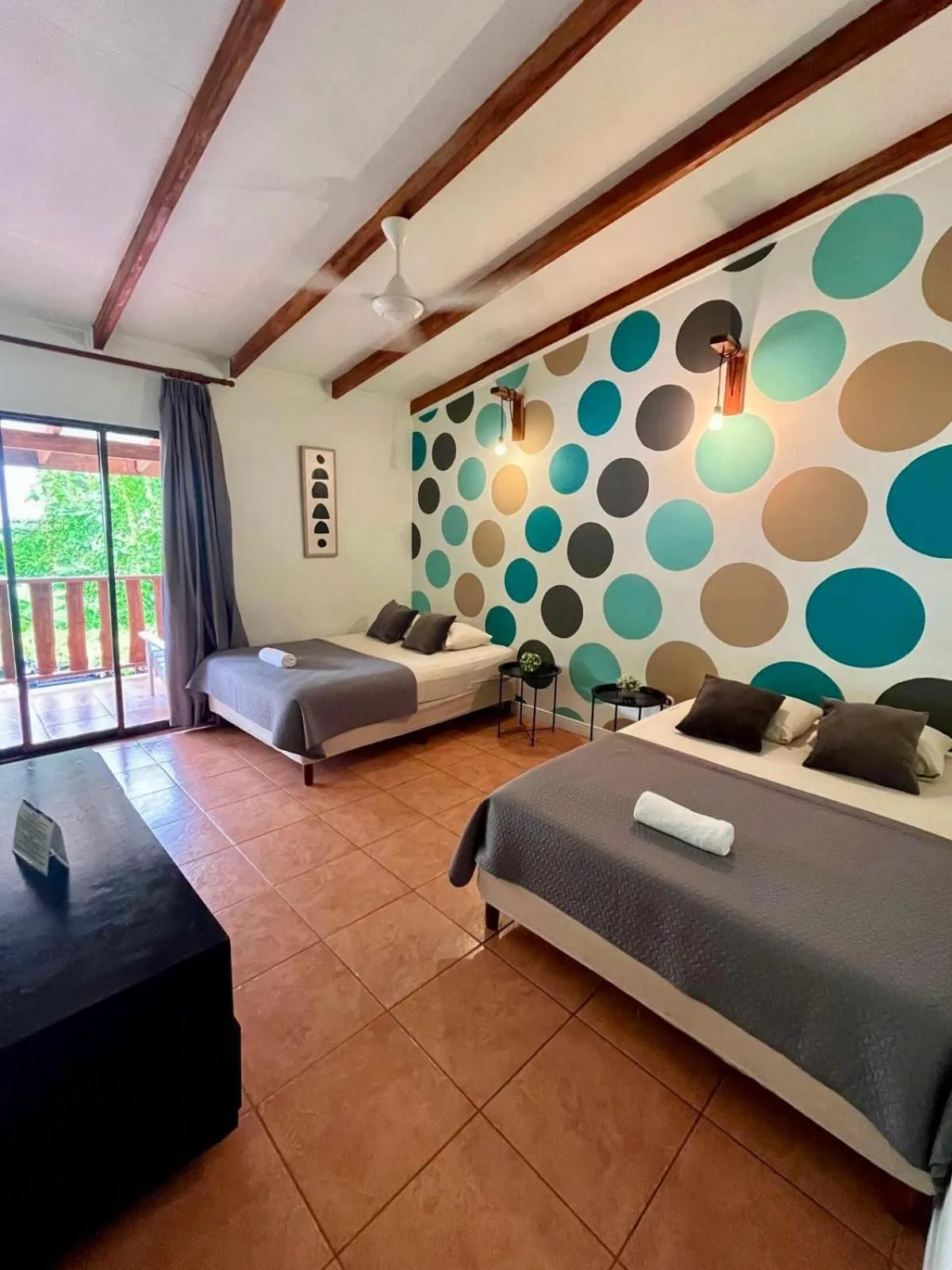 Photo of the whole room, Bed in Point Break Santa Teresa