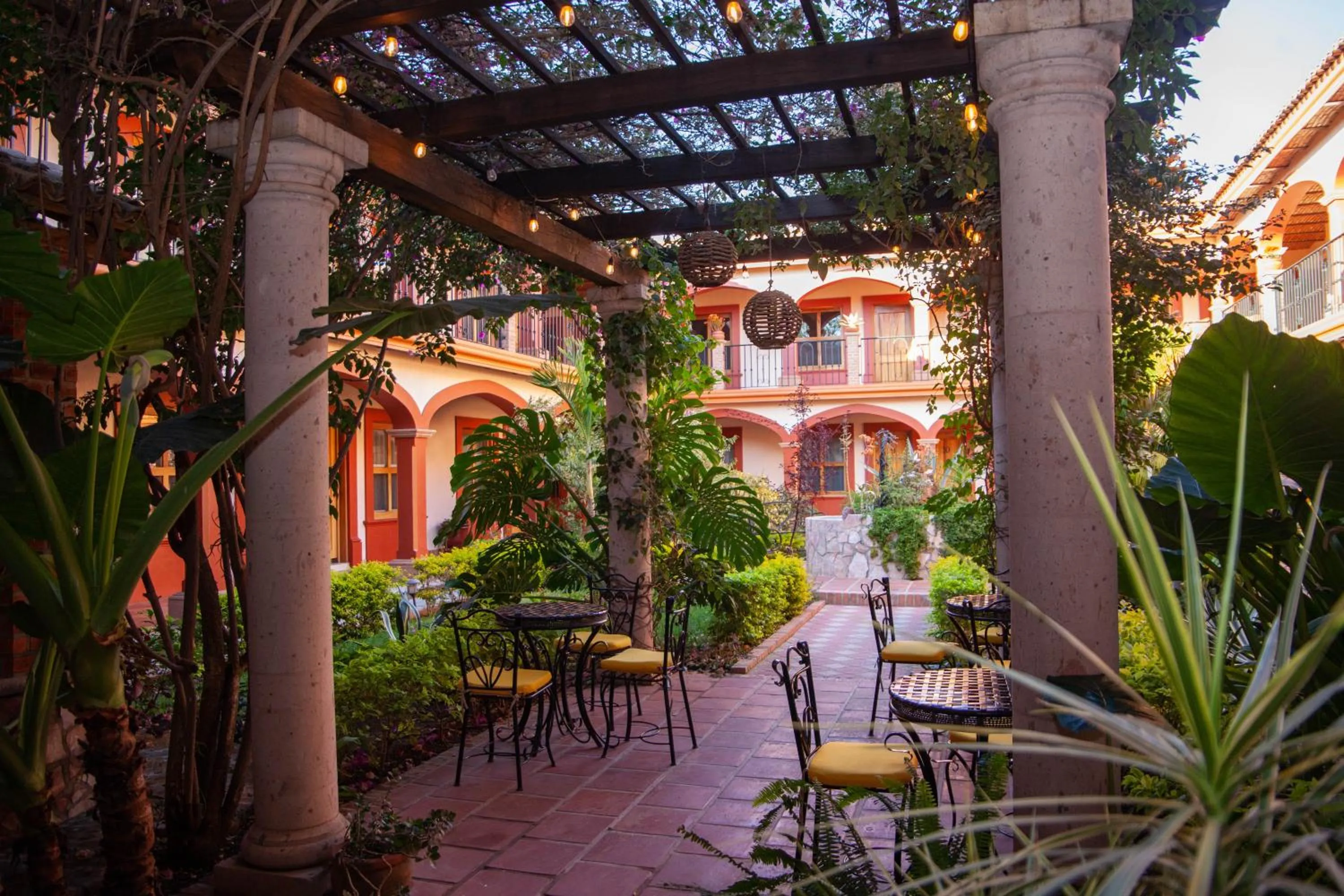 Garden in Encanto de la Sierra Hotel