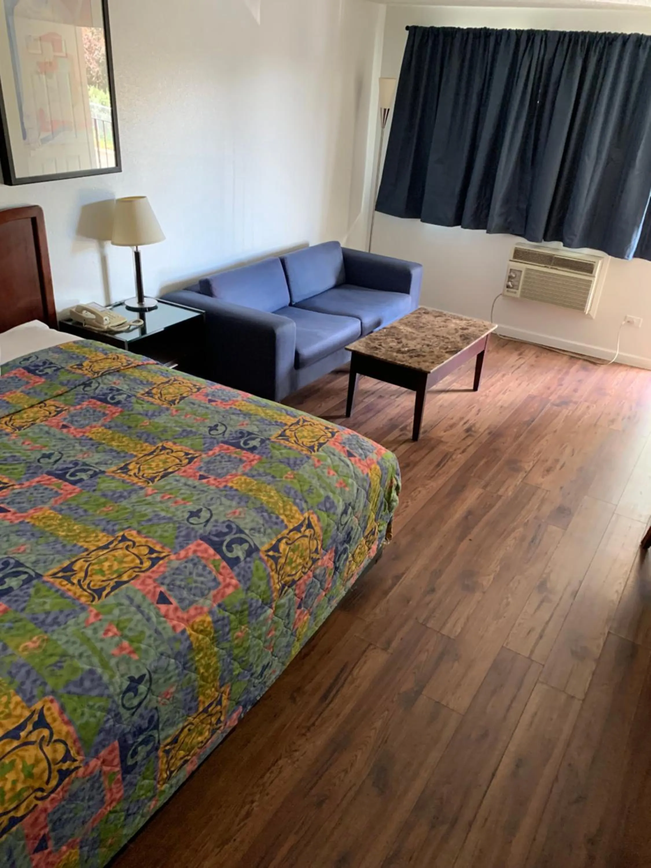 Bed in Smokey Point Motor Inn