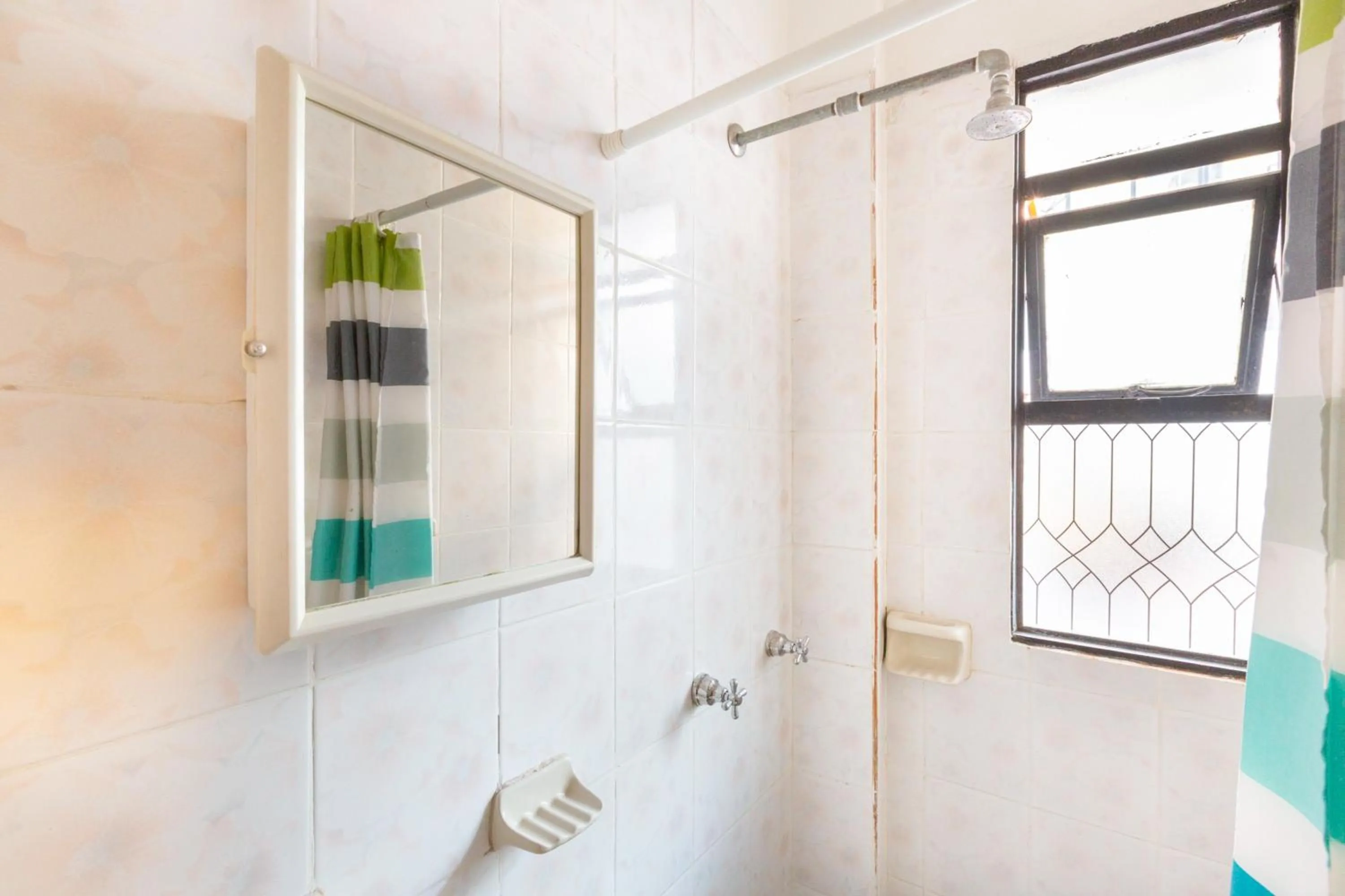 Bathroom in Capital O Posada La Casa De La Tia, Oaxaca