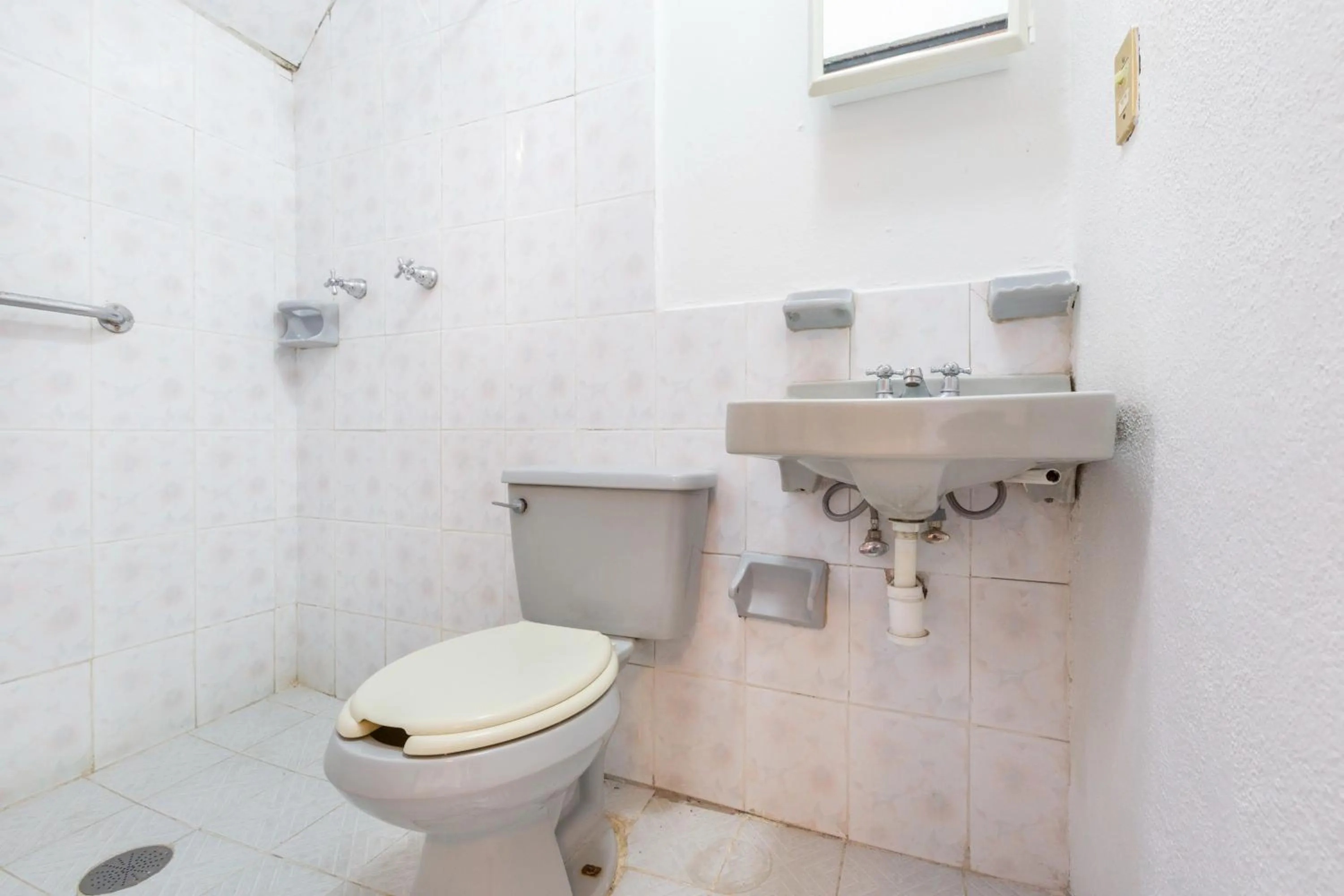 Bathroom in Capital O Posada La Casa De La Tia, Oaxaca