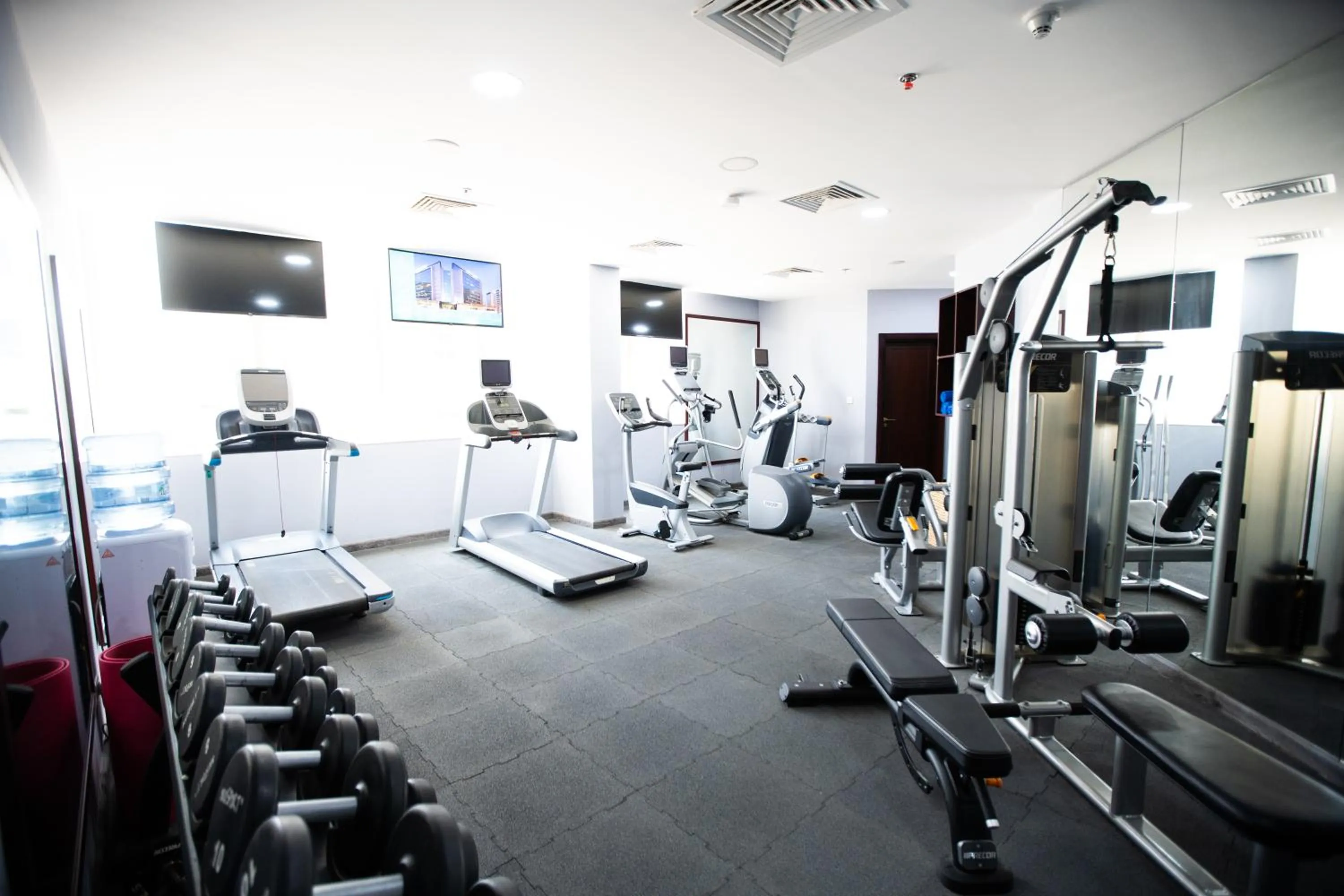 Fitness centre/facilities in City Seasons Suites