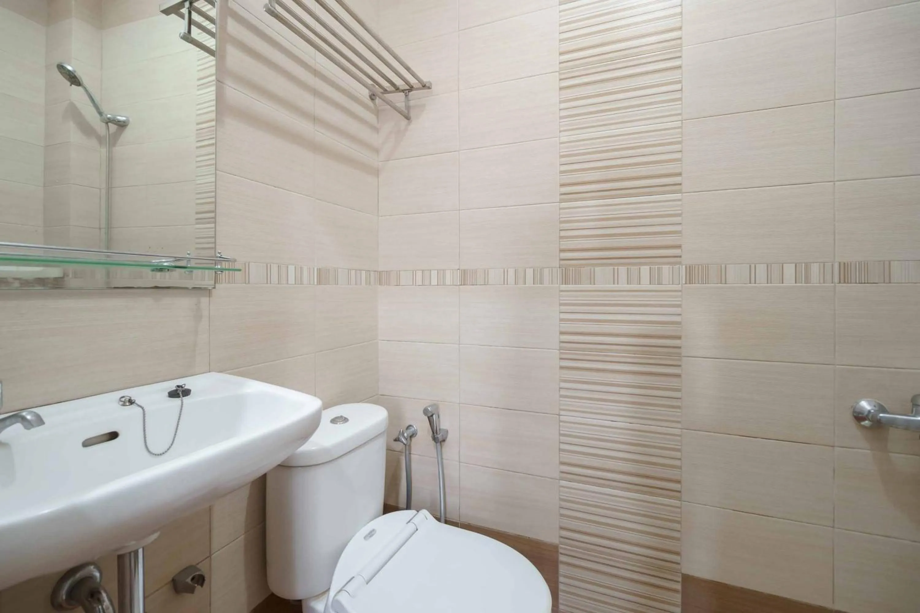 Avalon Karawaci Mitra RedDoorz