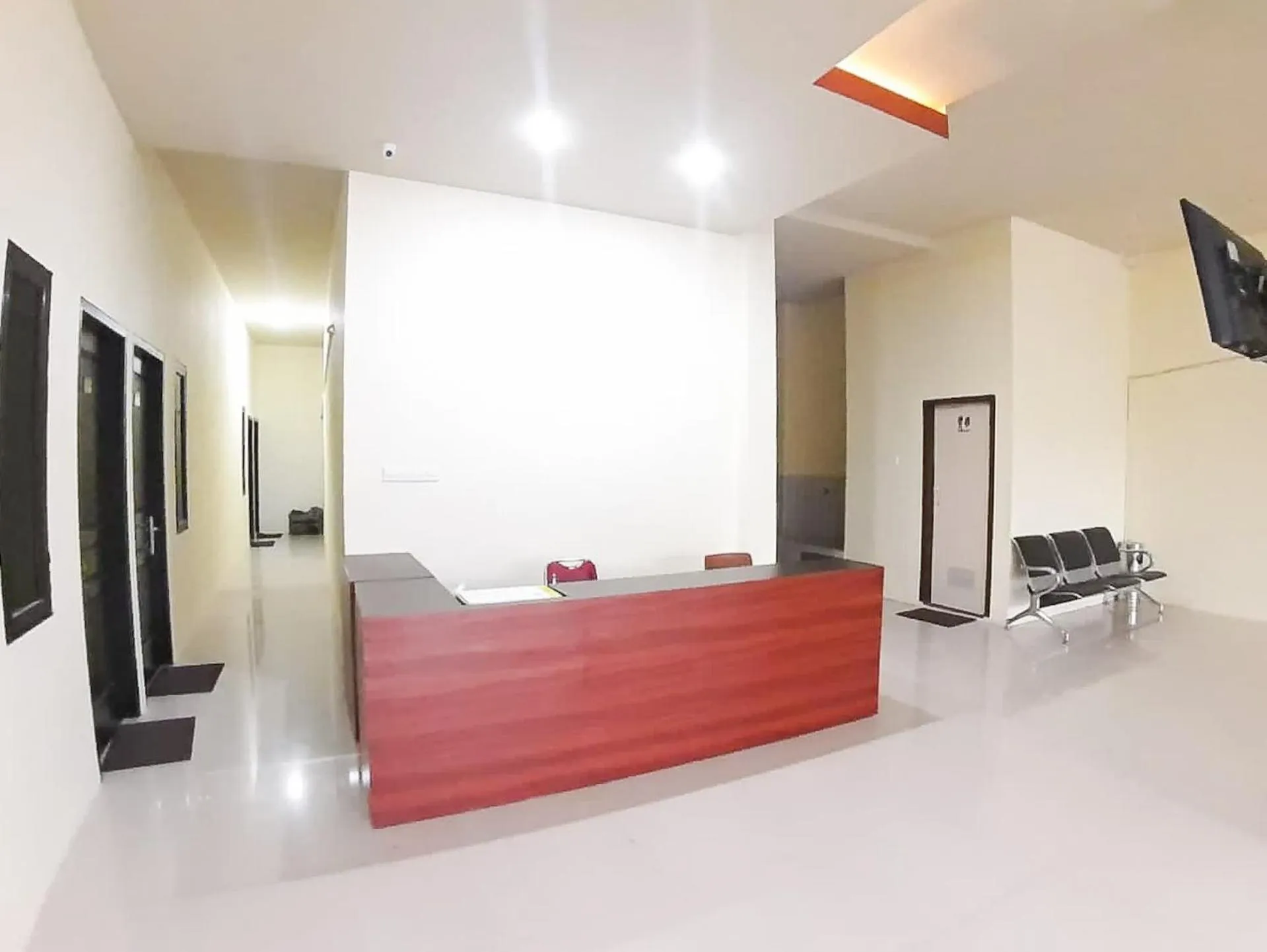 RedDoorz Syariah near Transmart Jambi 2