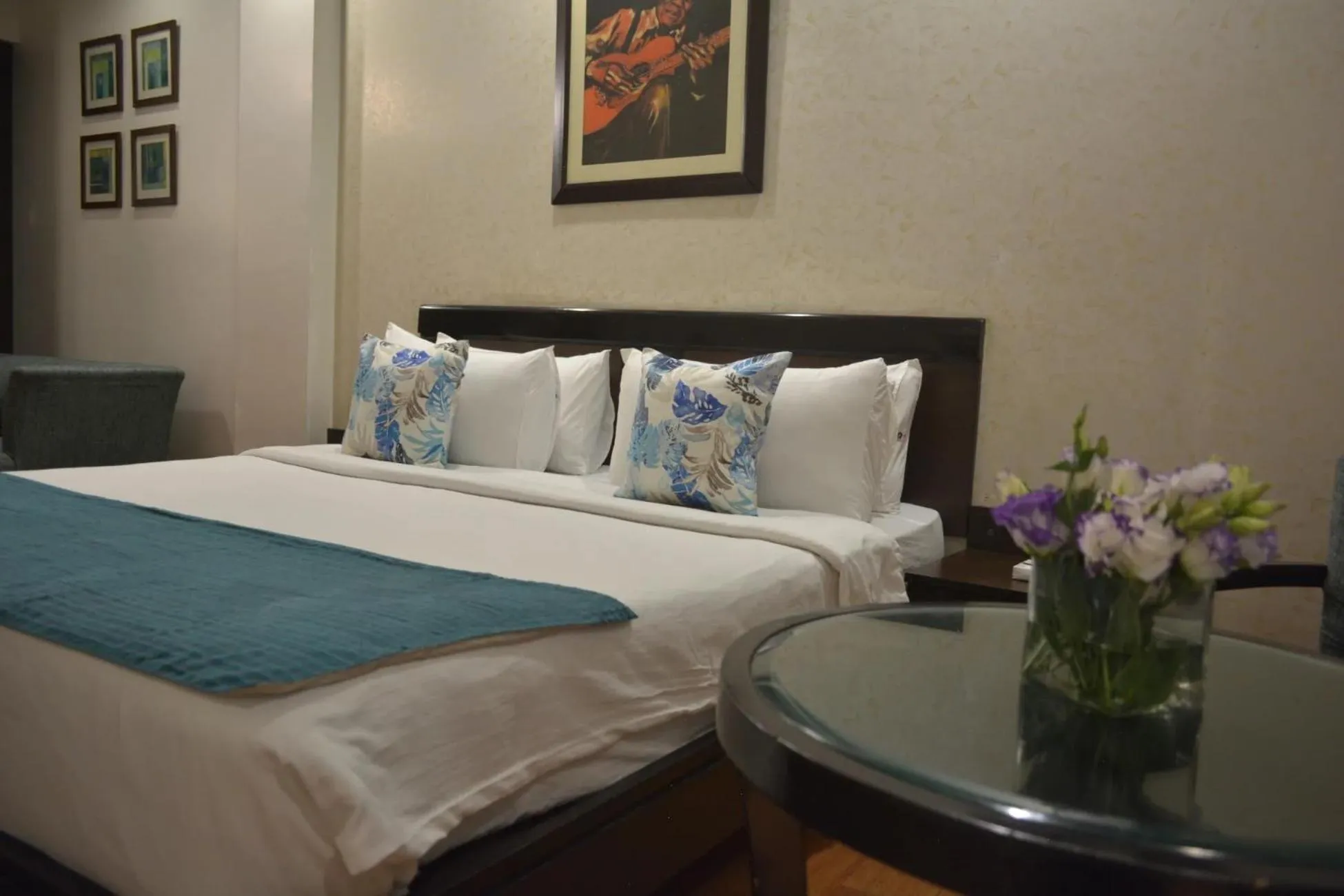 Bed in Hotel Rockland Panchsheel Enclave