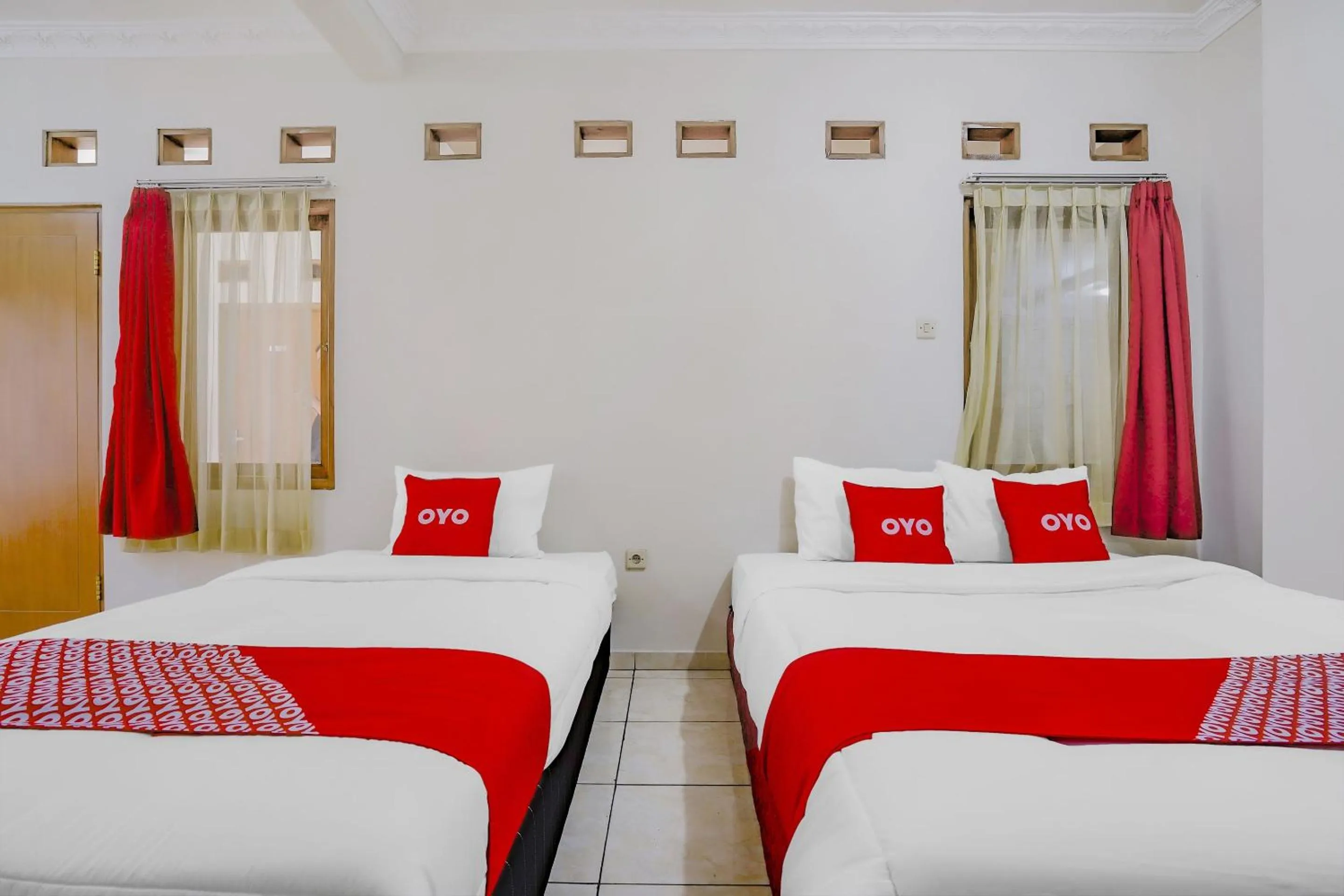 Bedroom, Bed in OYO Life 90035 Merci Club