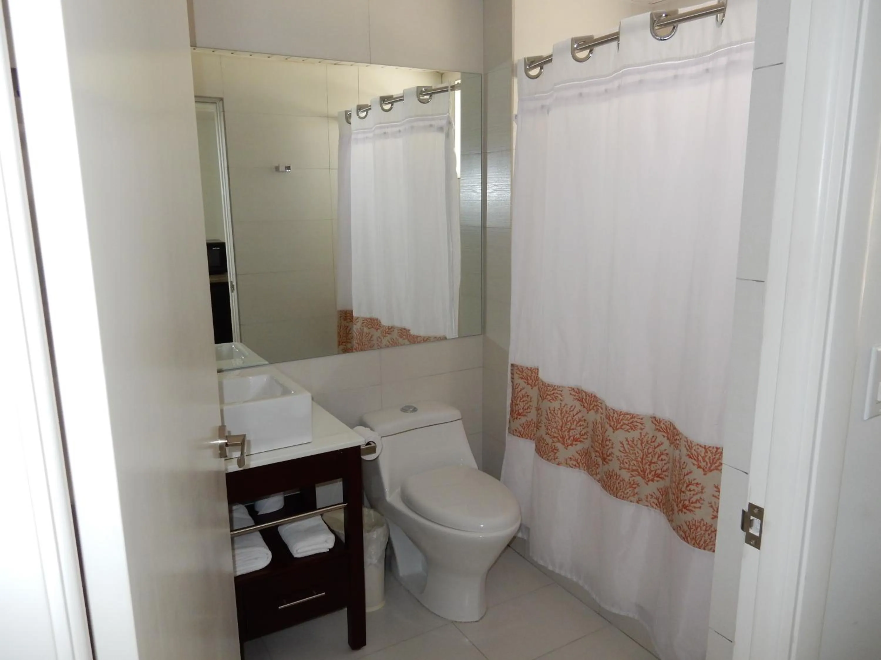 Shower in Talk of the Town Beach Hotel & Beach Club by GH Hoteles