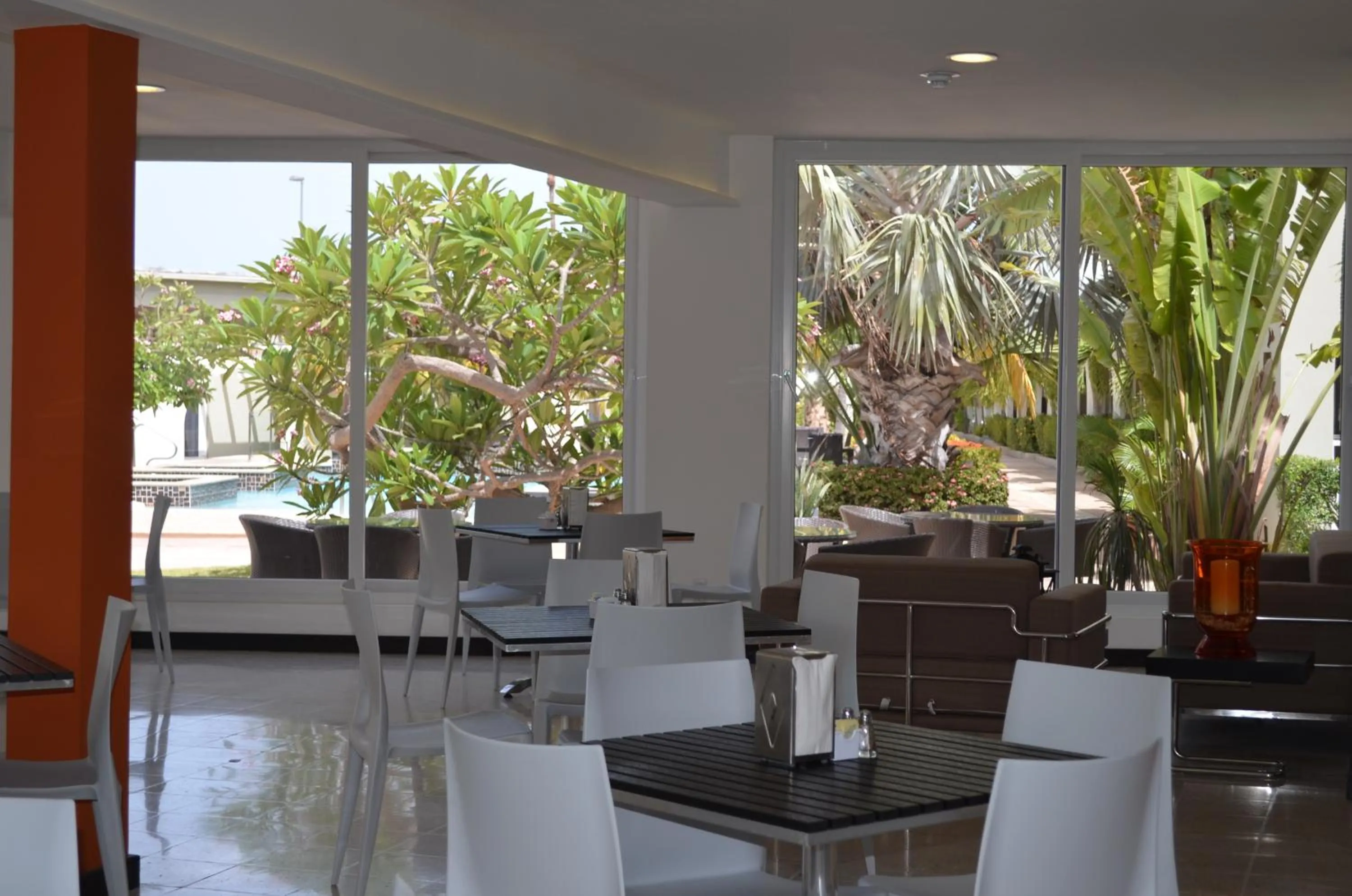 Restaurant/places to eat in Talk of the Town Beach Hotel & Beach Club by GH Hoteles
